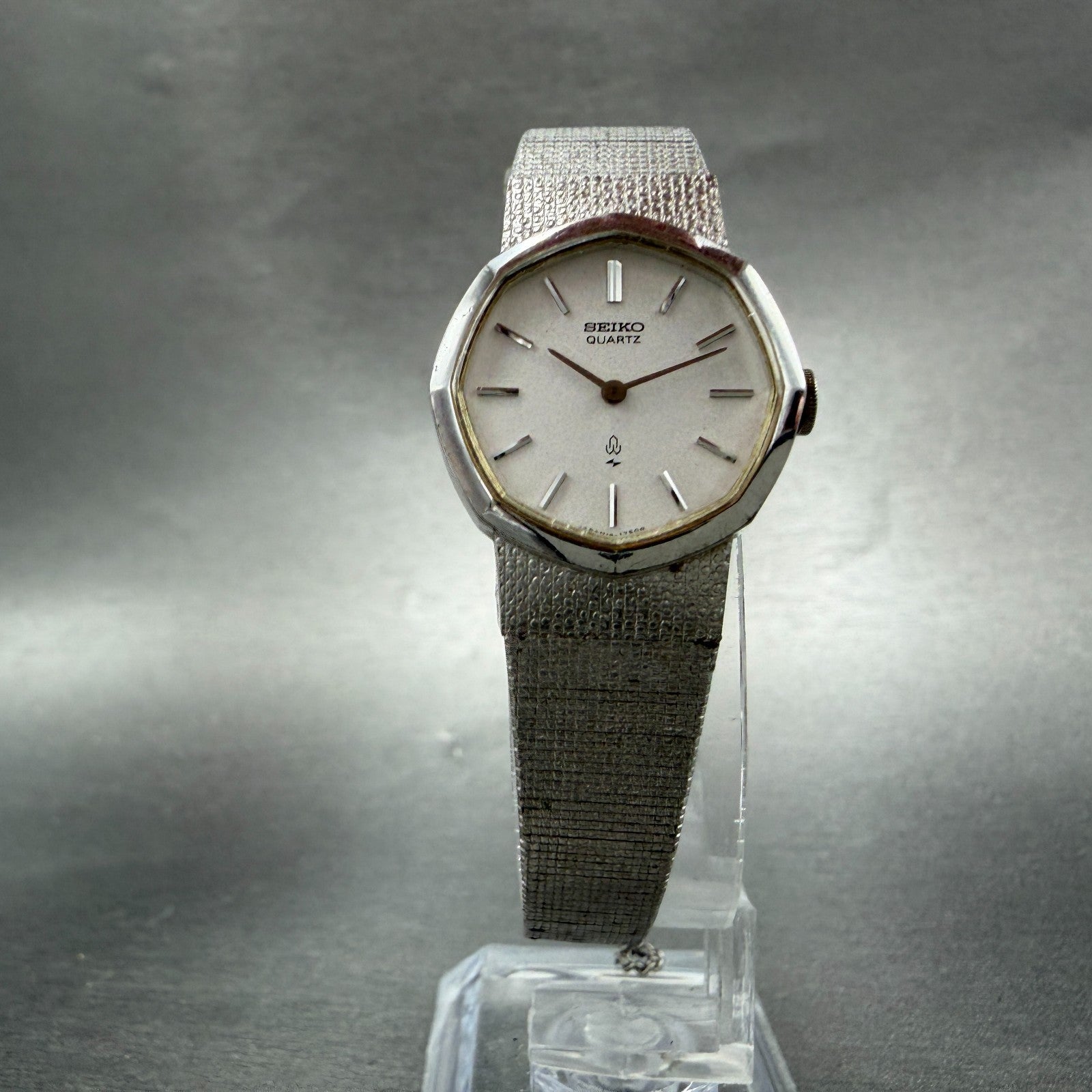 Seiko Watch Women 22mm Silver Dial Silver Tone Octagon 16-5890 New Battery VTG5