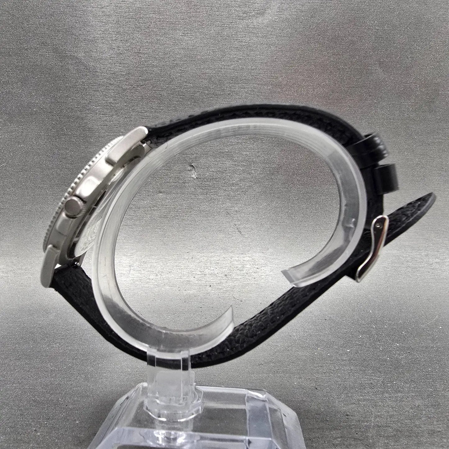 Wenger SAK Design Watch Men 38mm Black Dial Silver Tone Round 096.0636 New Batt6