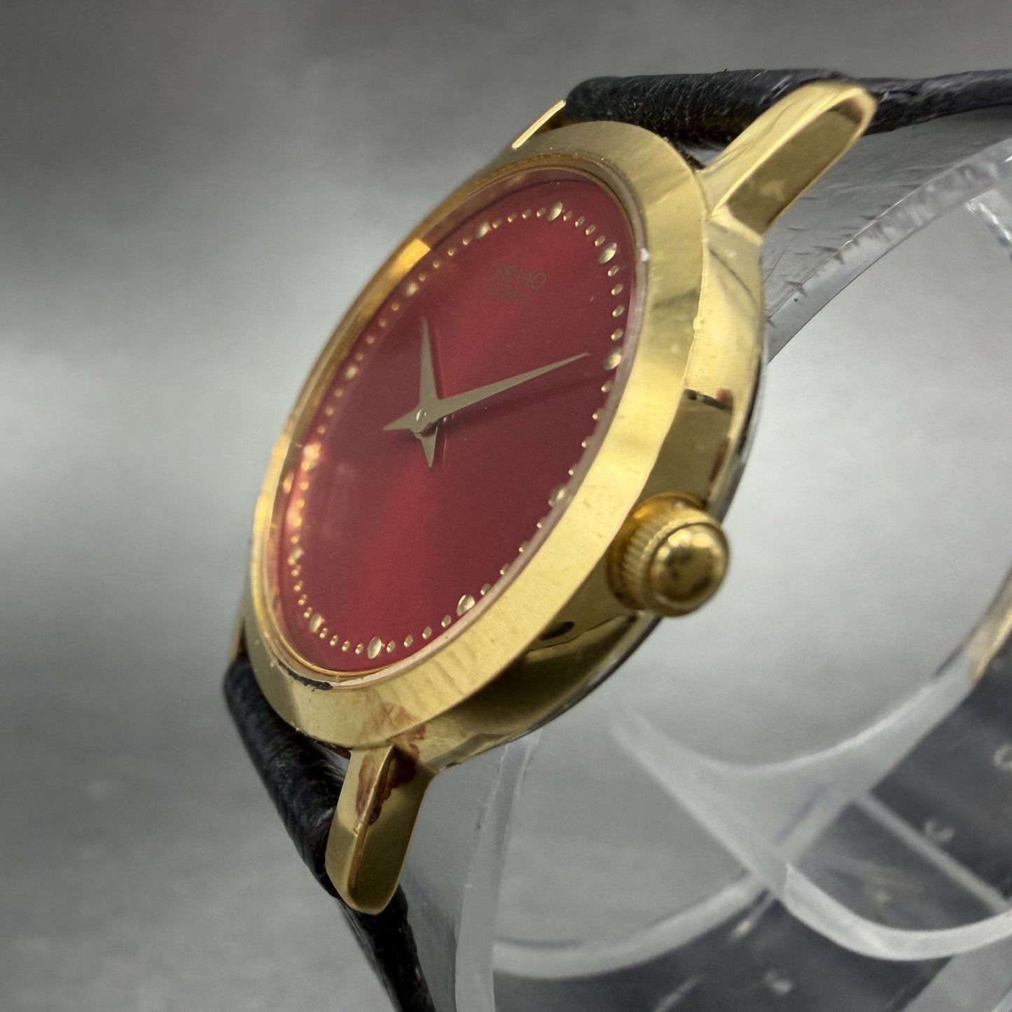 Seiko Watch Women 26mm Red Dial Gold Tone Round 1N00-0A29 New Battery Leather2