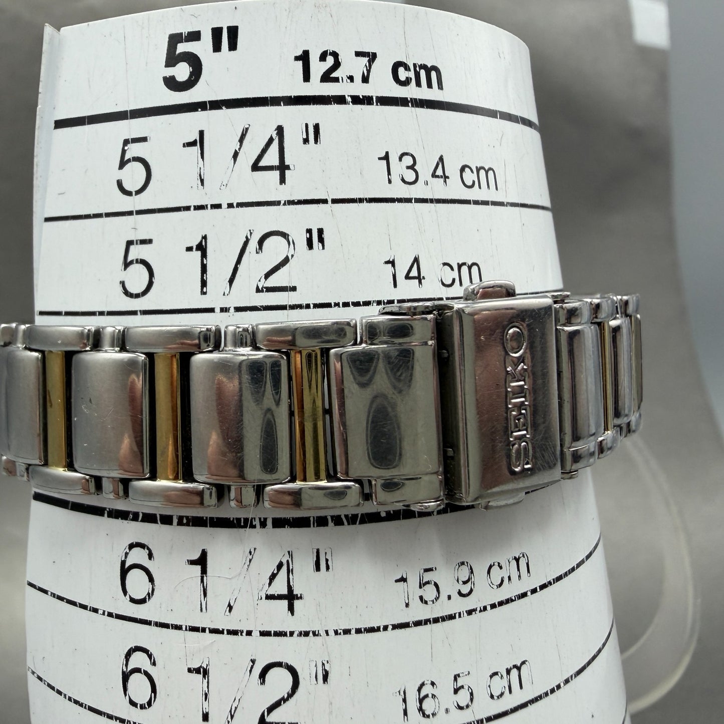 Seiko Solar Watch Women 28mm MOP Dial Two Tone Date Round V137-0AA0 Runs Diamond10