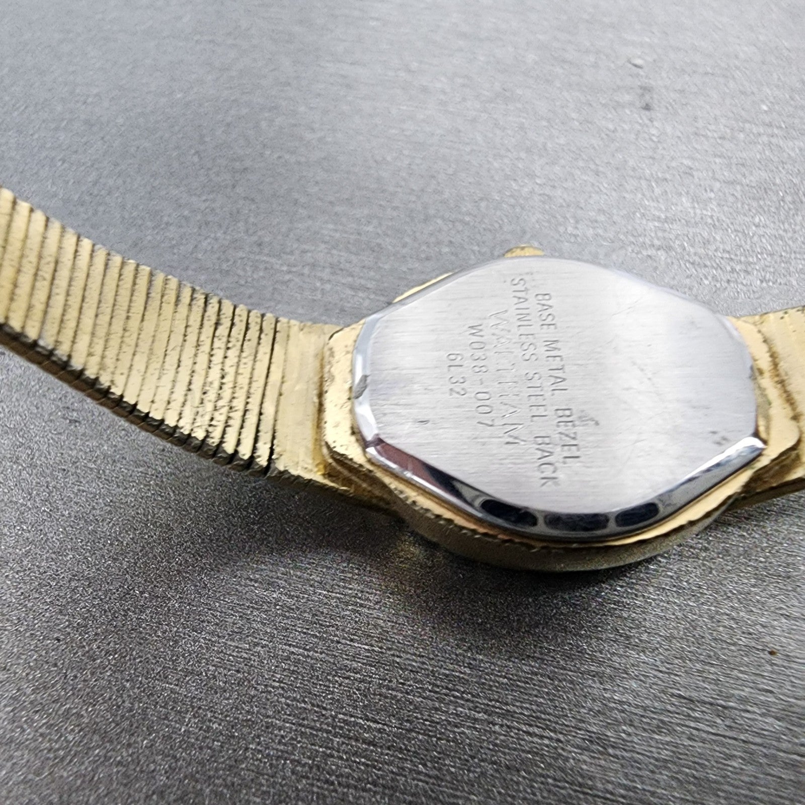 Waltham Watch Women 18mm Champagne Dial Gold Tone Oval 6L32 New Battery Hearts9