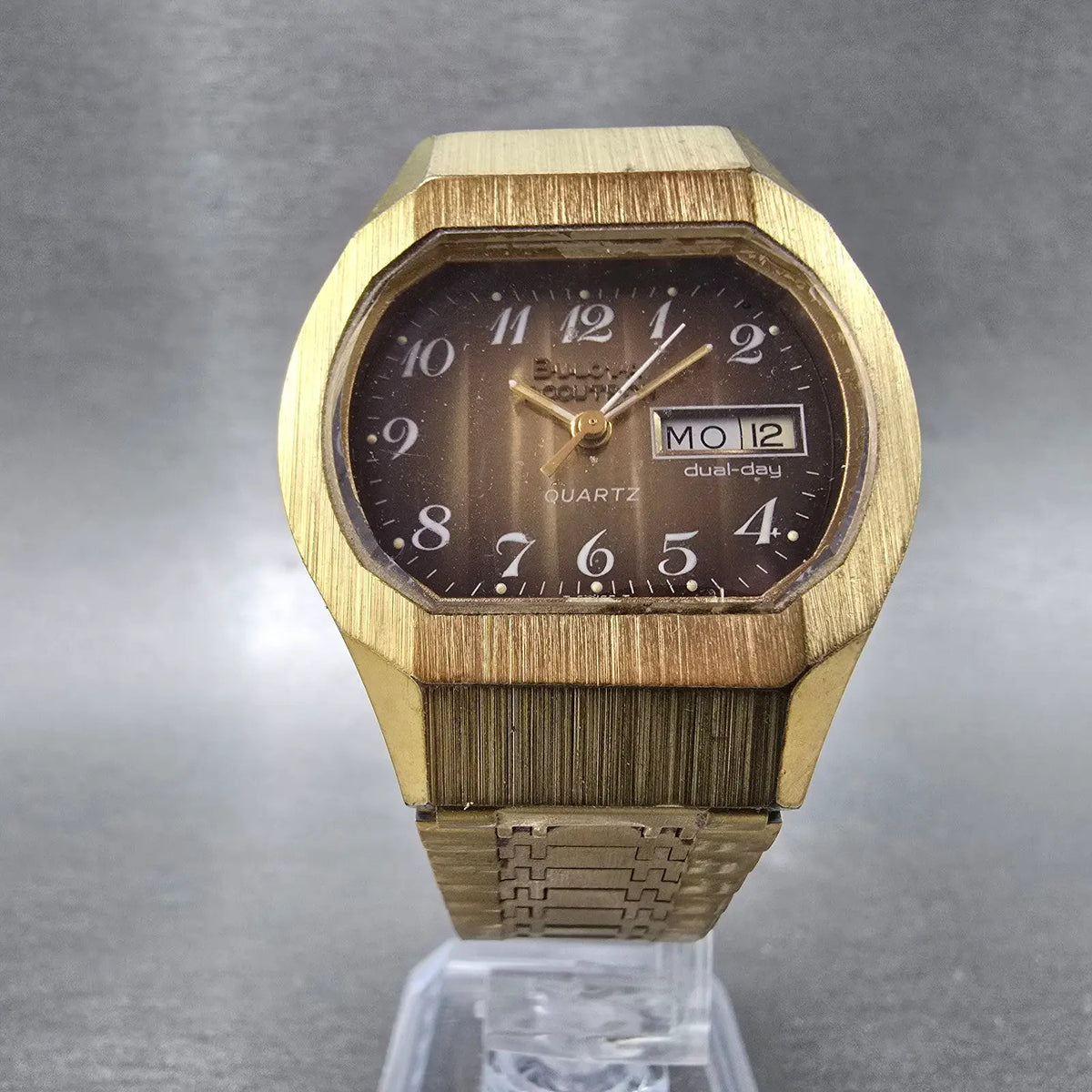 Bulova Accutron Watch Men 35mm Brown Dial Gold Tone Daydate Octagon PARTS N77