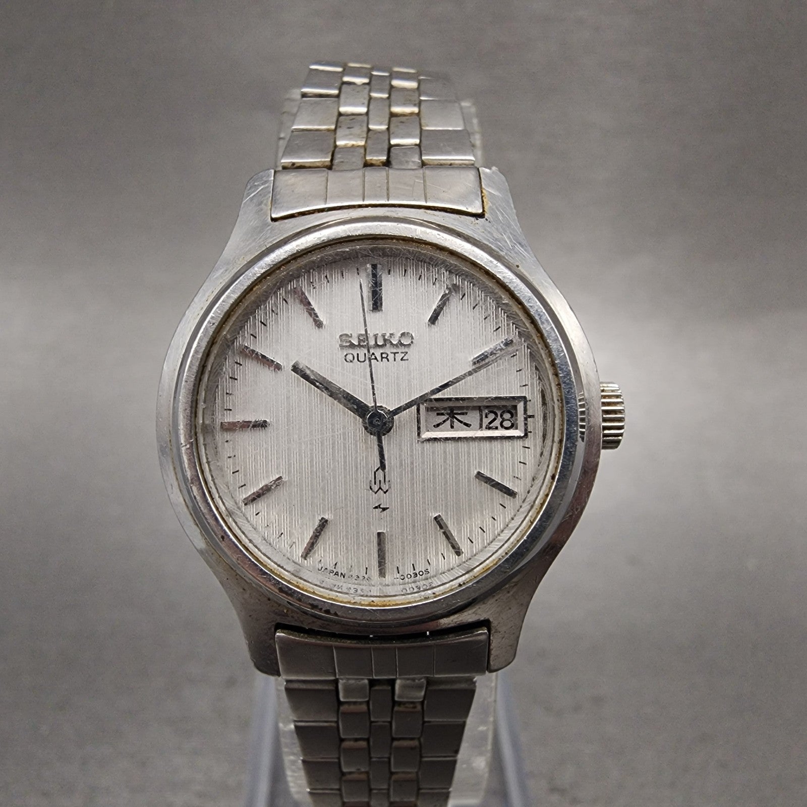 Seiko Watch Women 25mm Silver Dial Silver Tone Daydate 43260040 New Battery0