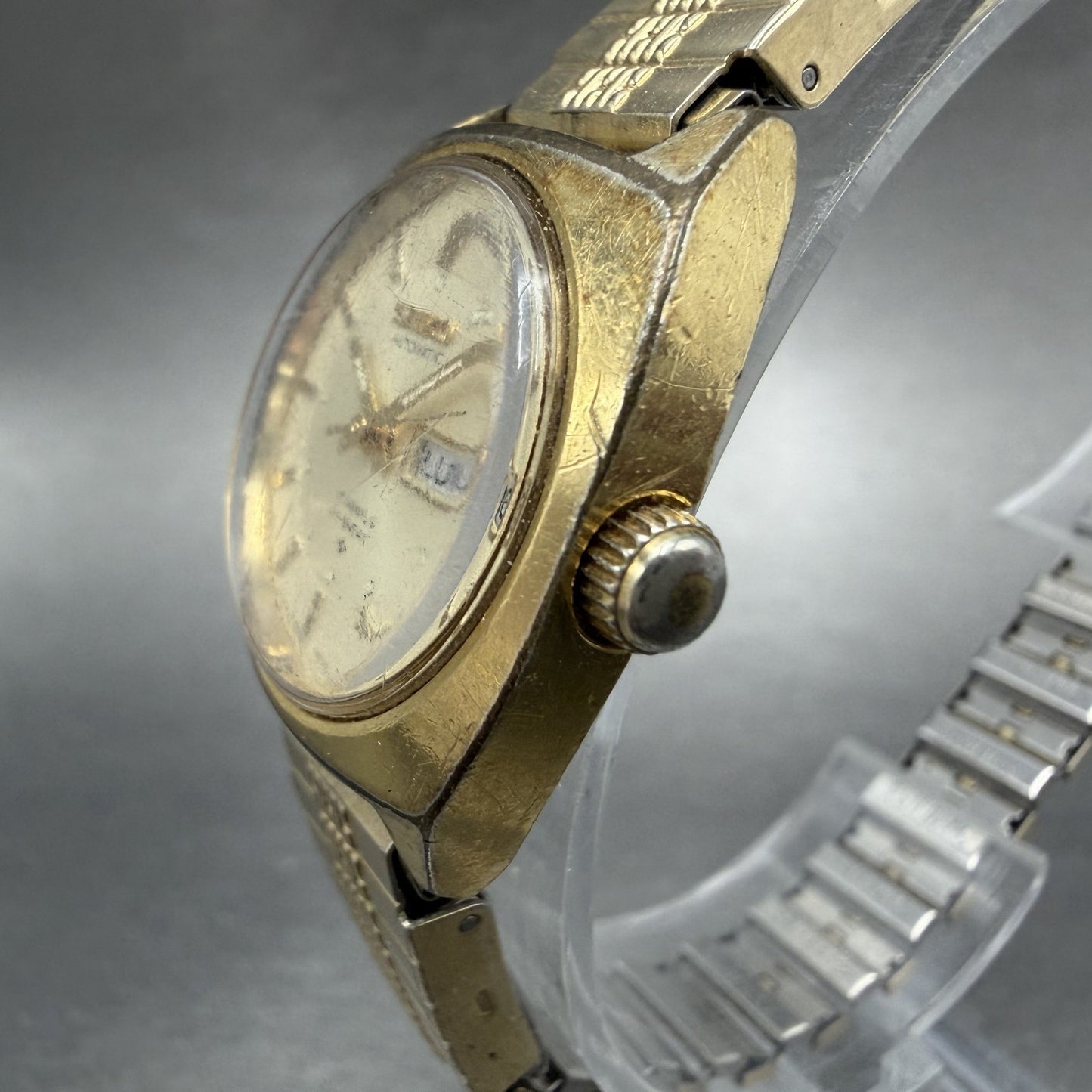 Seiko Automatic Watch Women 24mm Champagne Dial gold Tone Daydate 2906-0140 Runs2