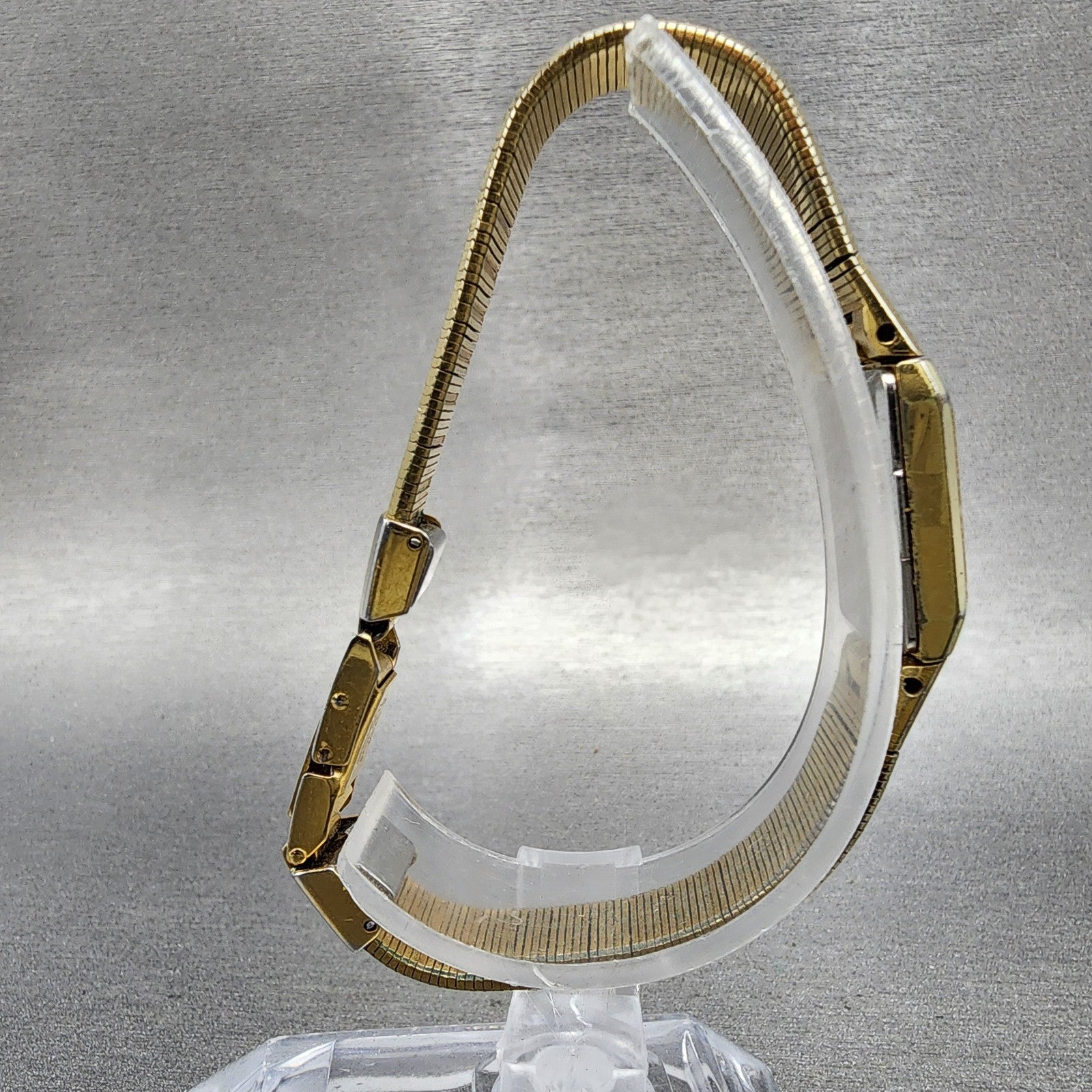 Seiko Tank Watch Women 12mm Champagne Dial Gold Tone 2e205029 New Battery8