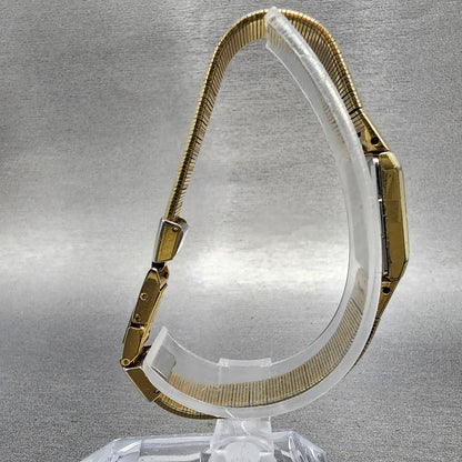 Seiko Tank Watch Women 12mm Champagne Dial Gold Tone 2e205029 New Battery8