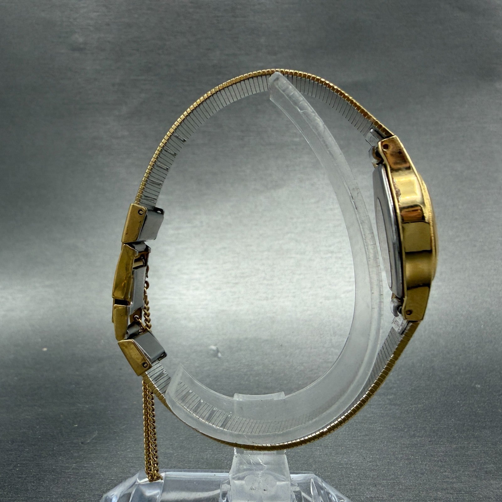 Seiko Watch Women 20mm Champagne Dial Gold Tone Round 8Y21-0020 New Battery GH58