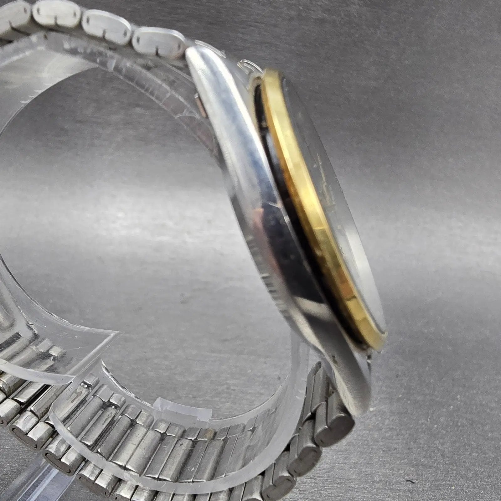 Seiko SQ Watch Men 34mm Silver Dial Two Tone Daydate 8123 PARTS NO CASE BACK4