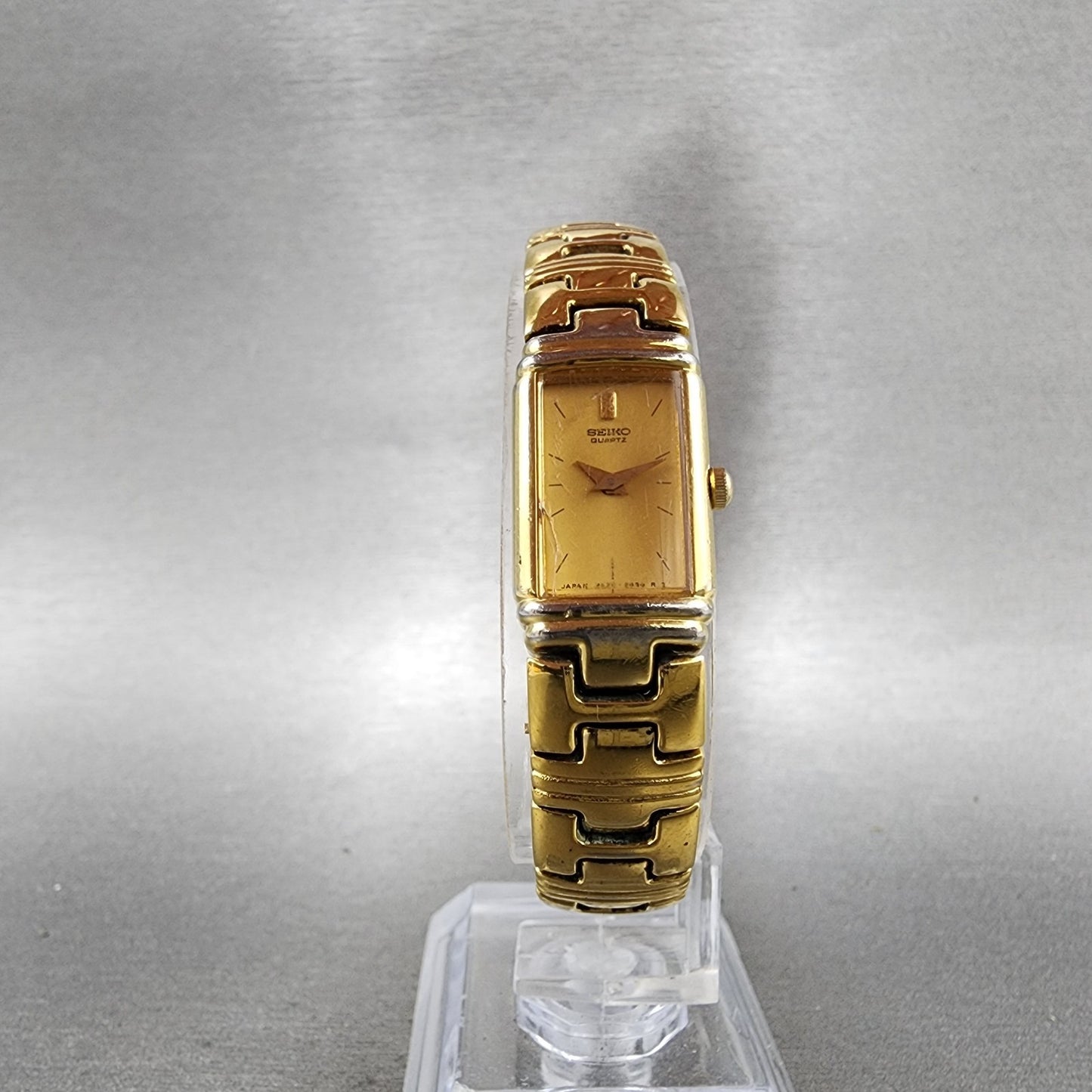 Seiko Tank Watch Women 14mm Gold Dial Gold Tone Rectangle 1E206940 New Battery5