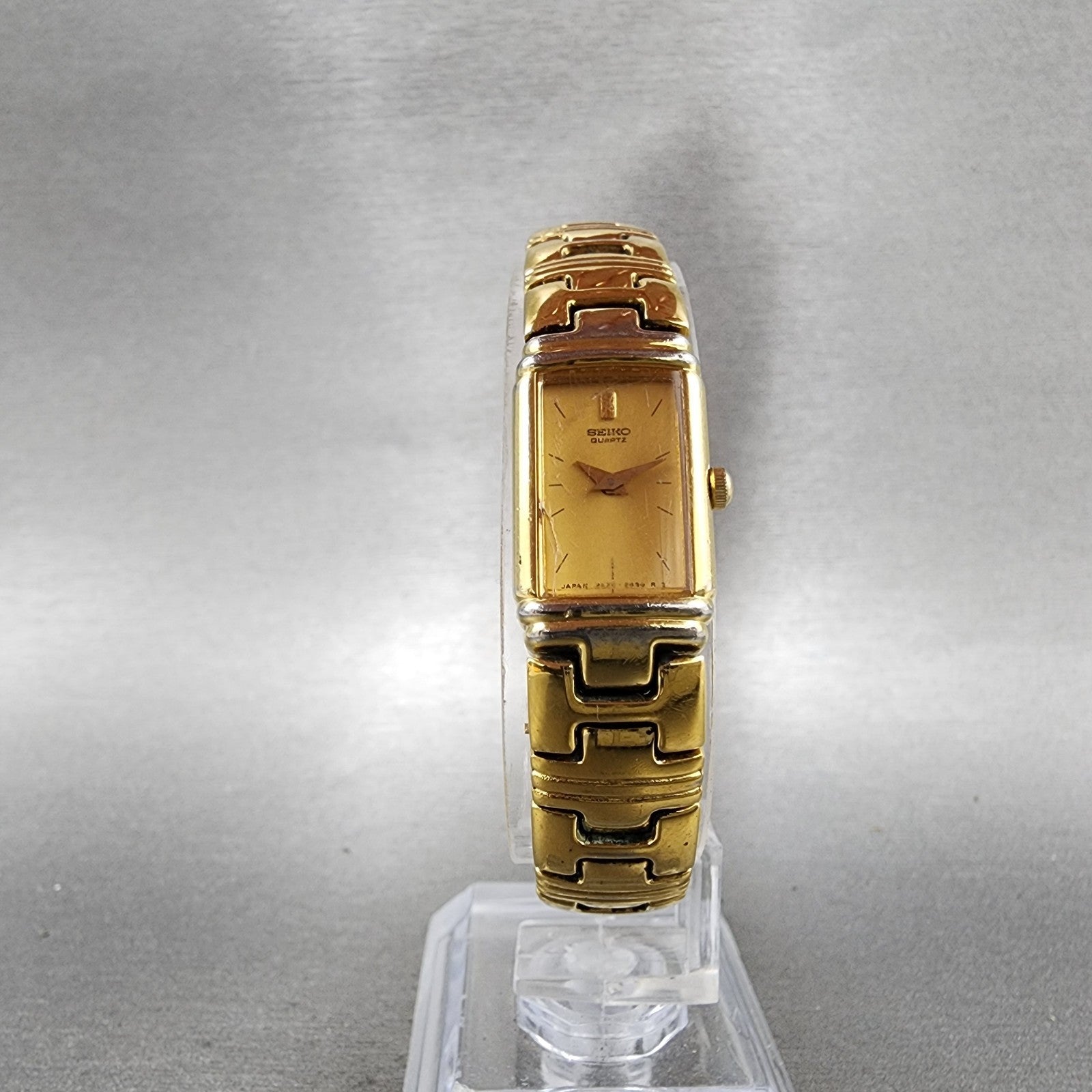 Seiko Tank Watch Women 14mm Gold Dial Gold Tone Rectangle 1E206940 New Battery5