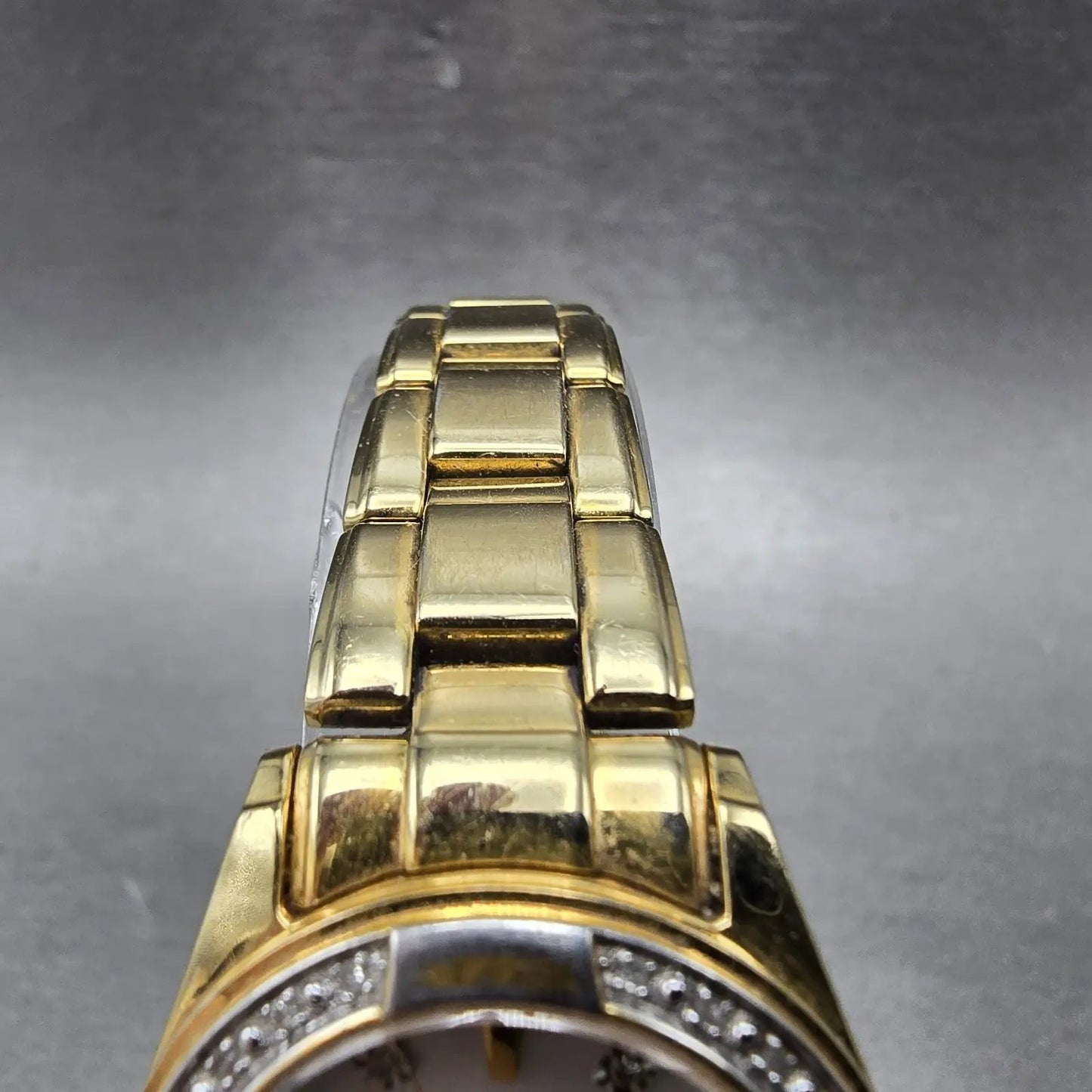 Citizen Eco-Drive Watch Women 26mm MOP Dial Gold Tone Date E013-S076404 Runs4
