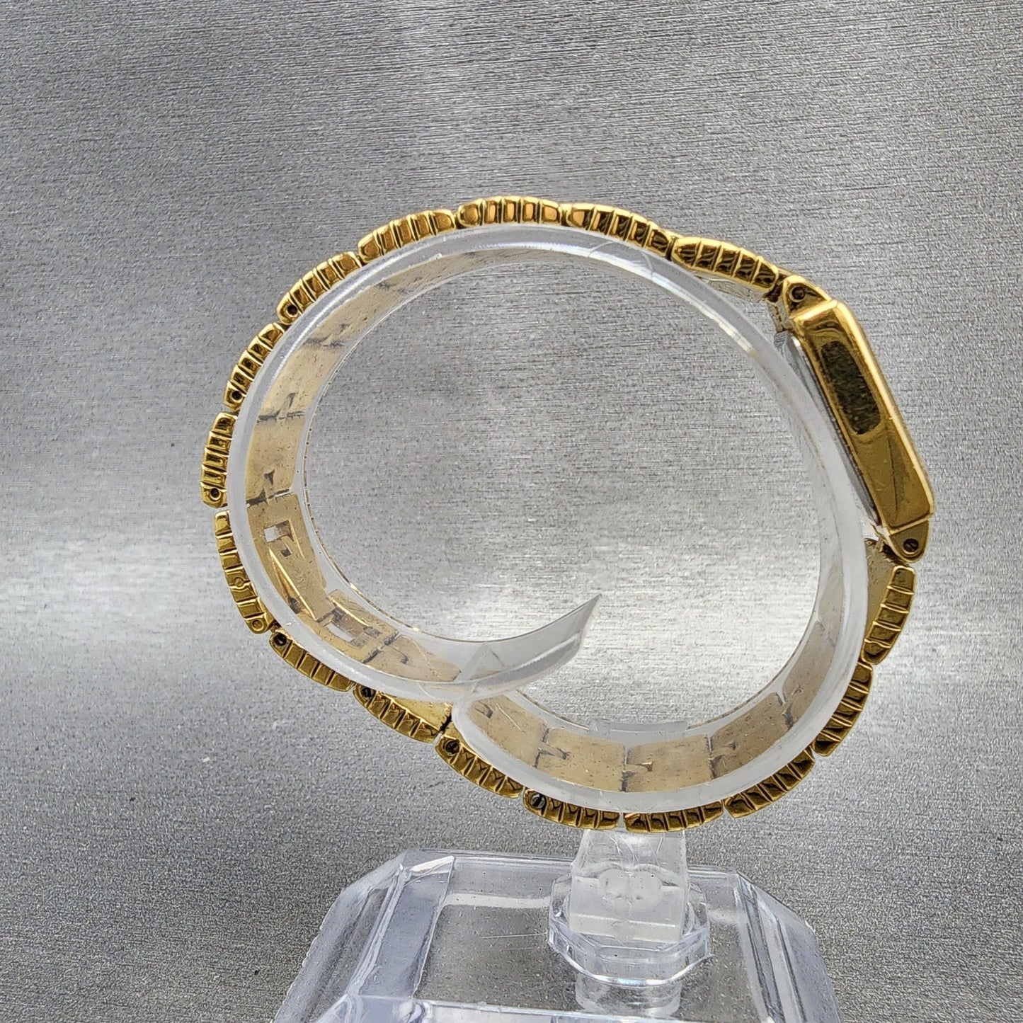 Bulova Tank Watch Women 16mm White Dial Gold Tone Rectangle 97S42 New Battery8