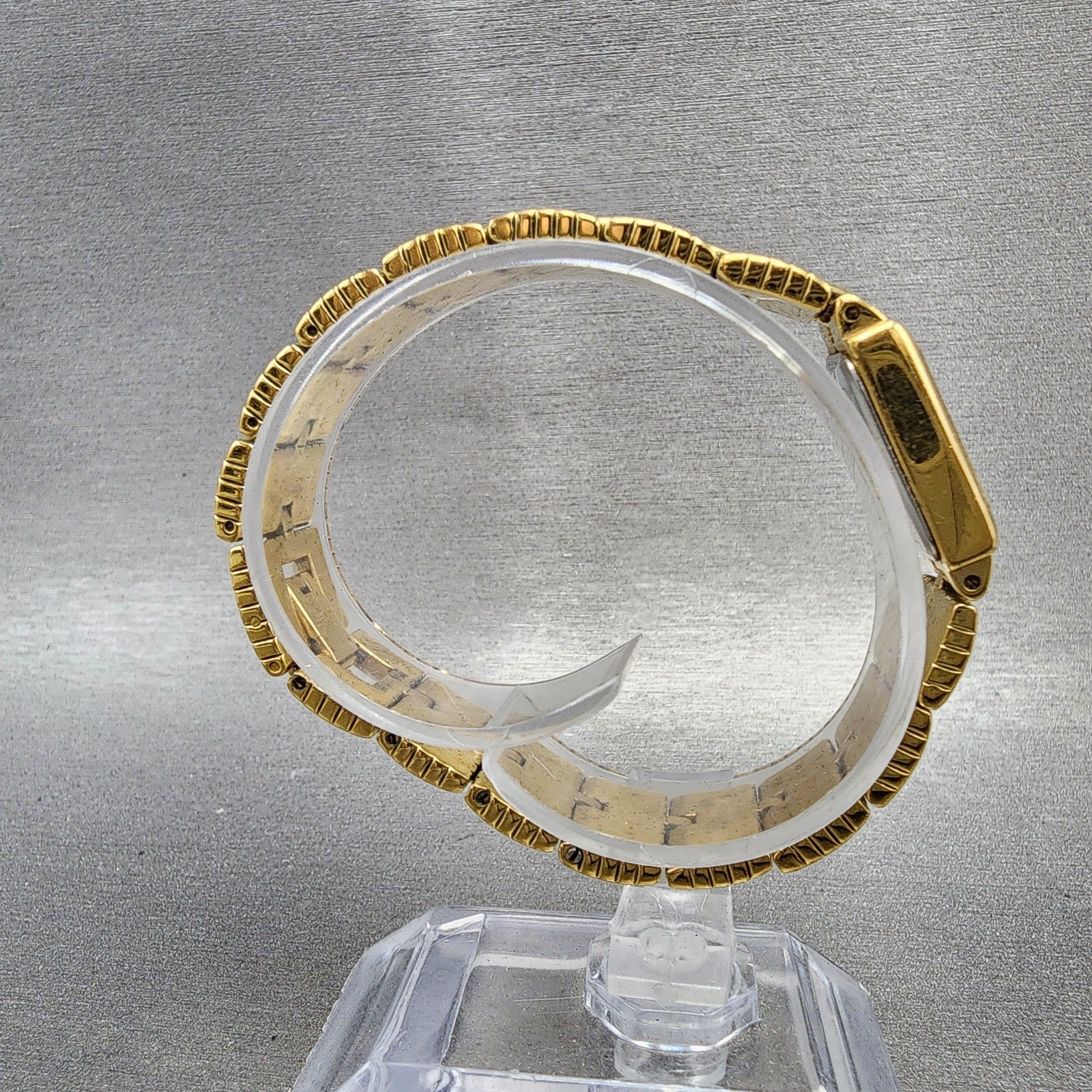 Bulova Tank Watch Women 16mm White Dial Gold Tone Rectangle 97S42 New Battery8