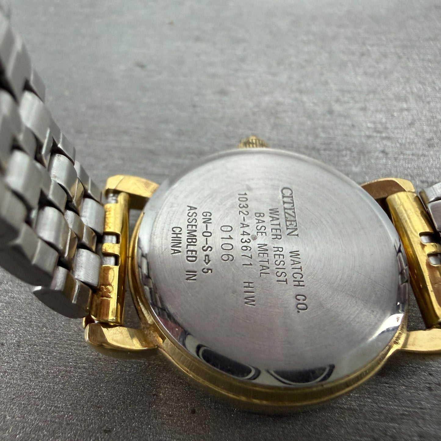Citizen Watch Women 25mm Cream Dial Gold Tone Round 1032-A43671 New Battery9