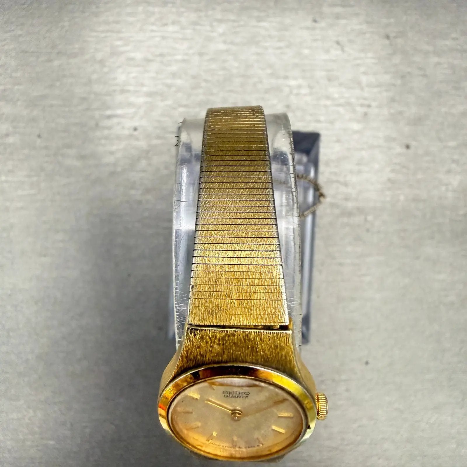 Seiko Watch Women 19mm Champagne Dial Gold Tone Round 2Y00-0019 New Battery VTG4