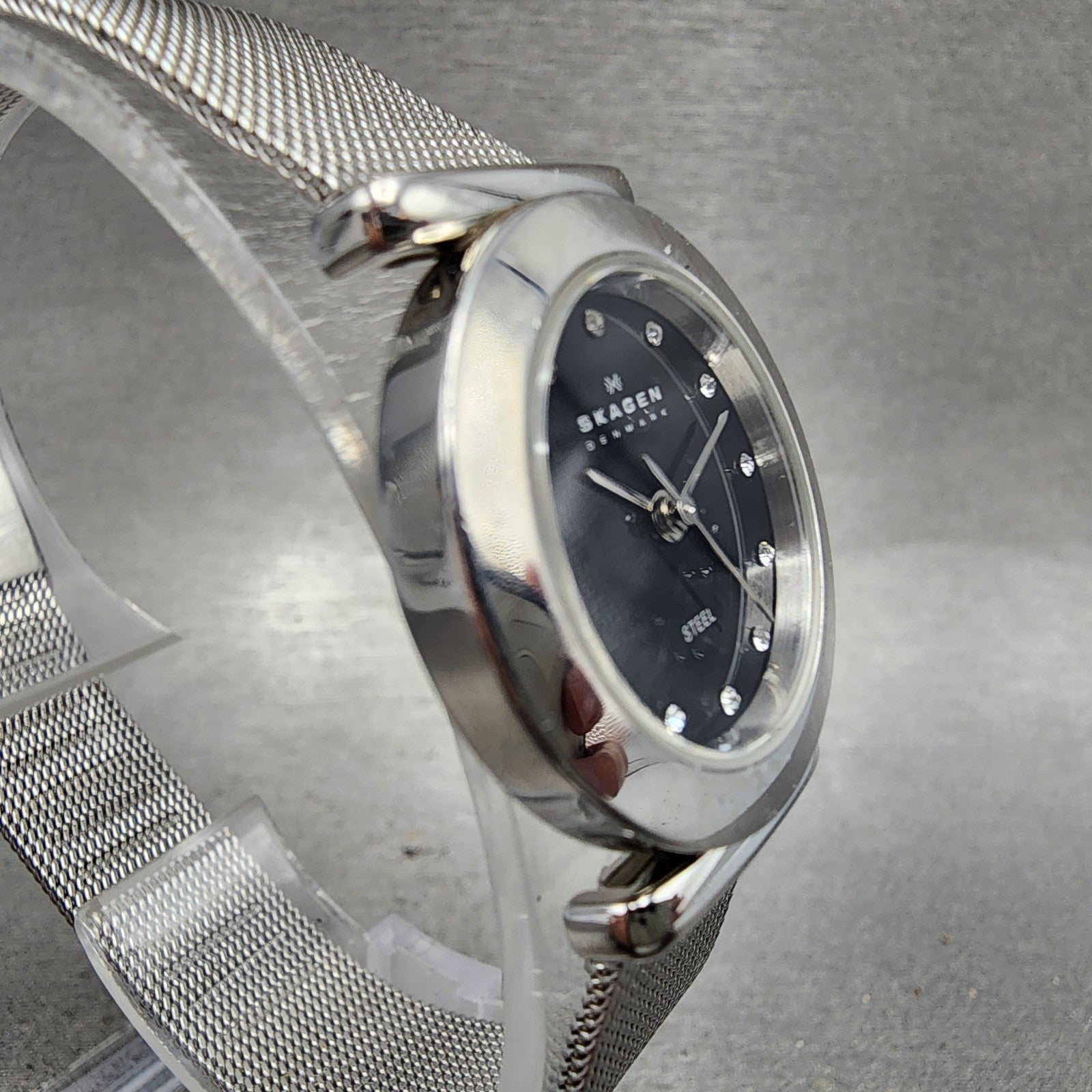 Skagen Watch Women 26mm Black Dial Silver Tone Round 107SSSBD New Battery3