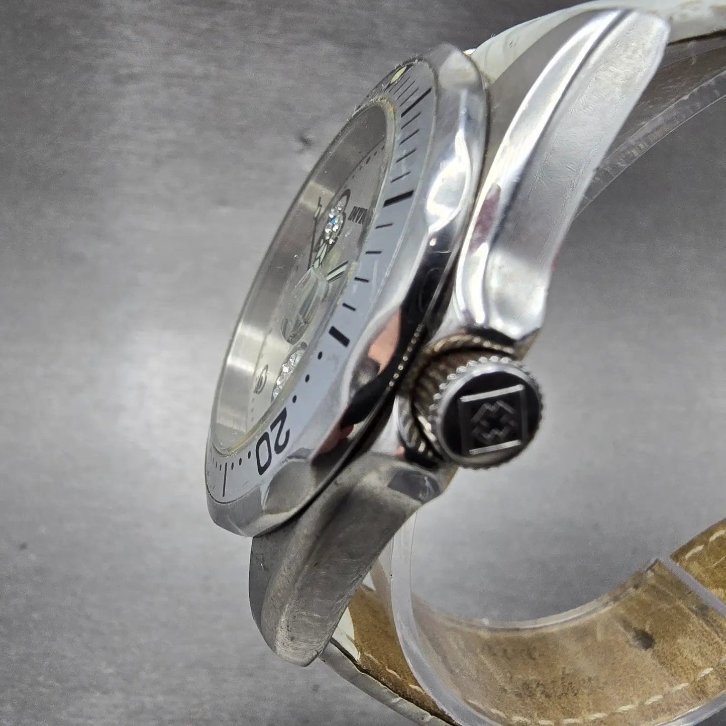 Invicta Heart Dive Watch Women 37mm Silver Dial Silver Tone Date 12401 New BattJ2