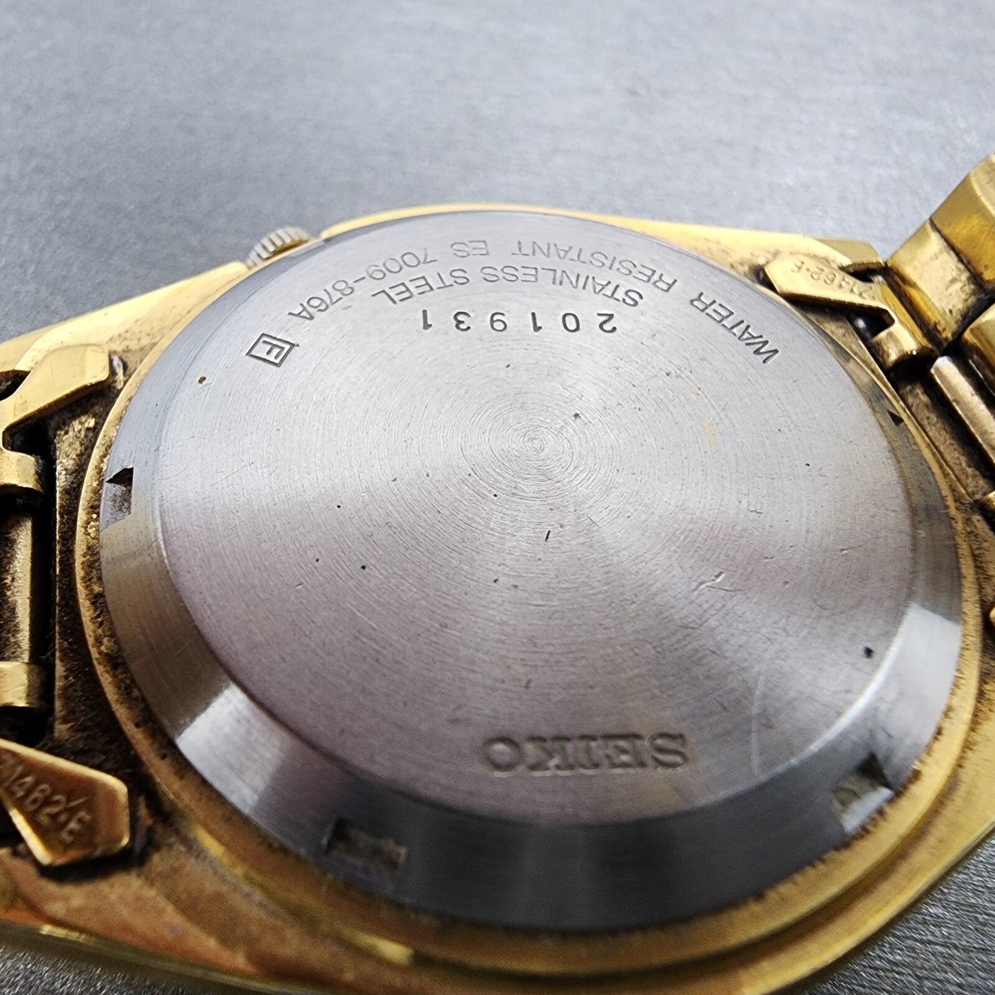 Seiko 5 Automatic Watch Men 38mm White Dial Gold Tone Daydate Round Runs
