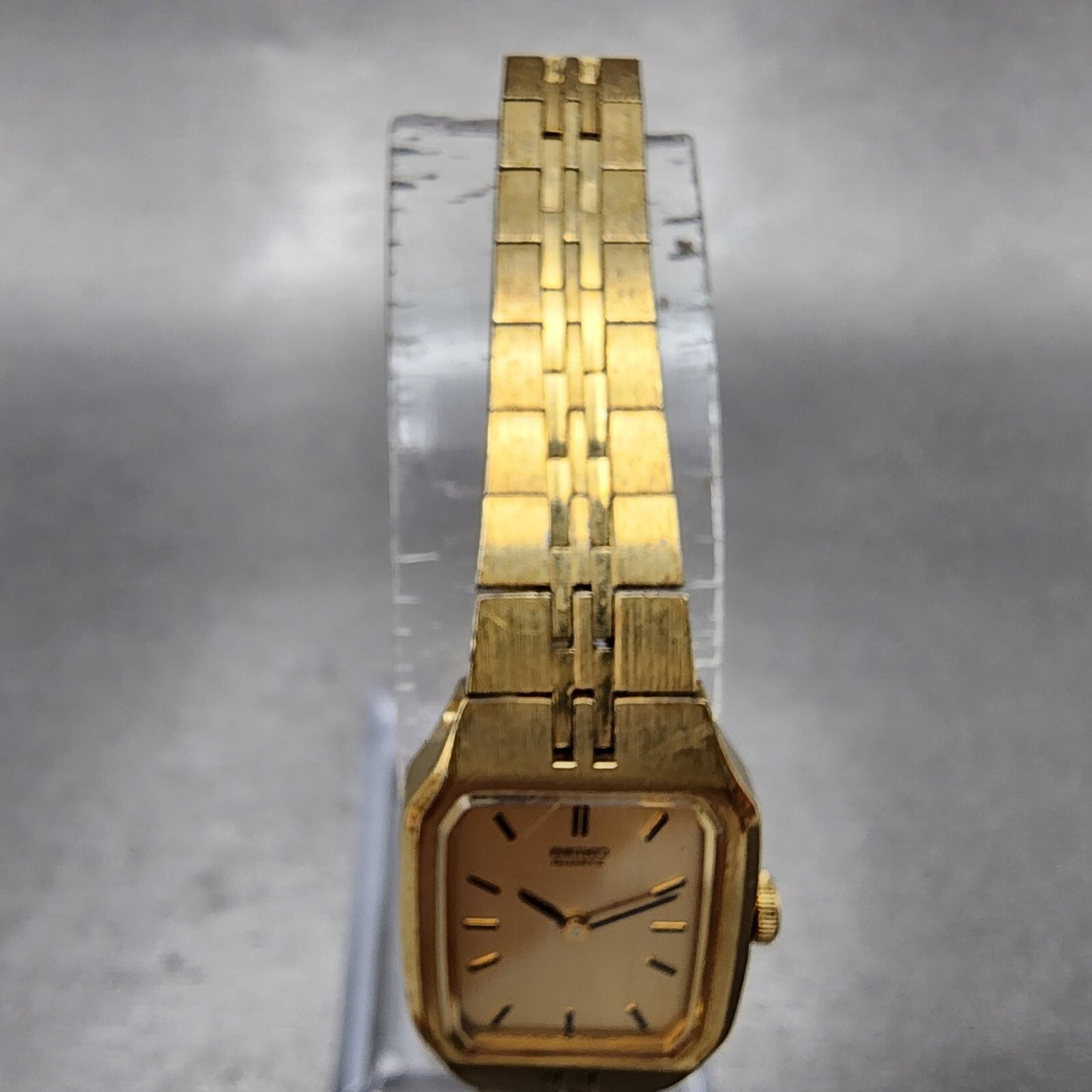 Seiko Watch Women 16mm Gold Dial Gold Tone Octagon 2C205209 New battery3