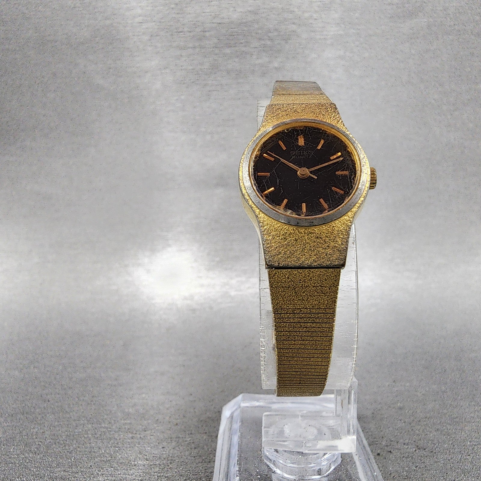 Seiko Watch Women 20mm Black Dial Gold Tone Round 8Y210020 New Battery5