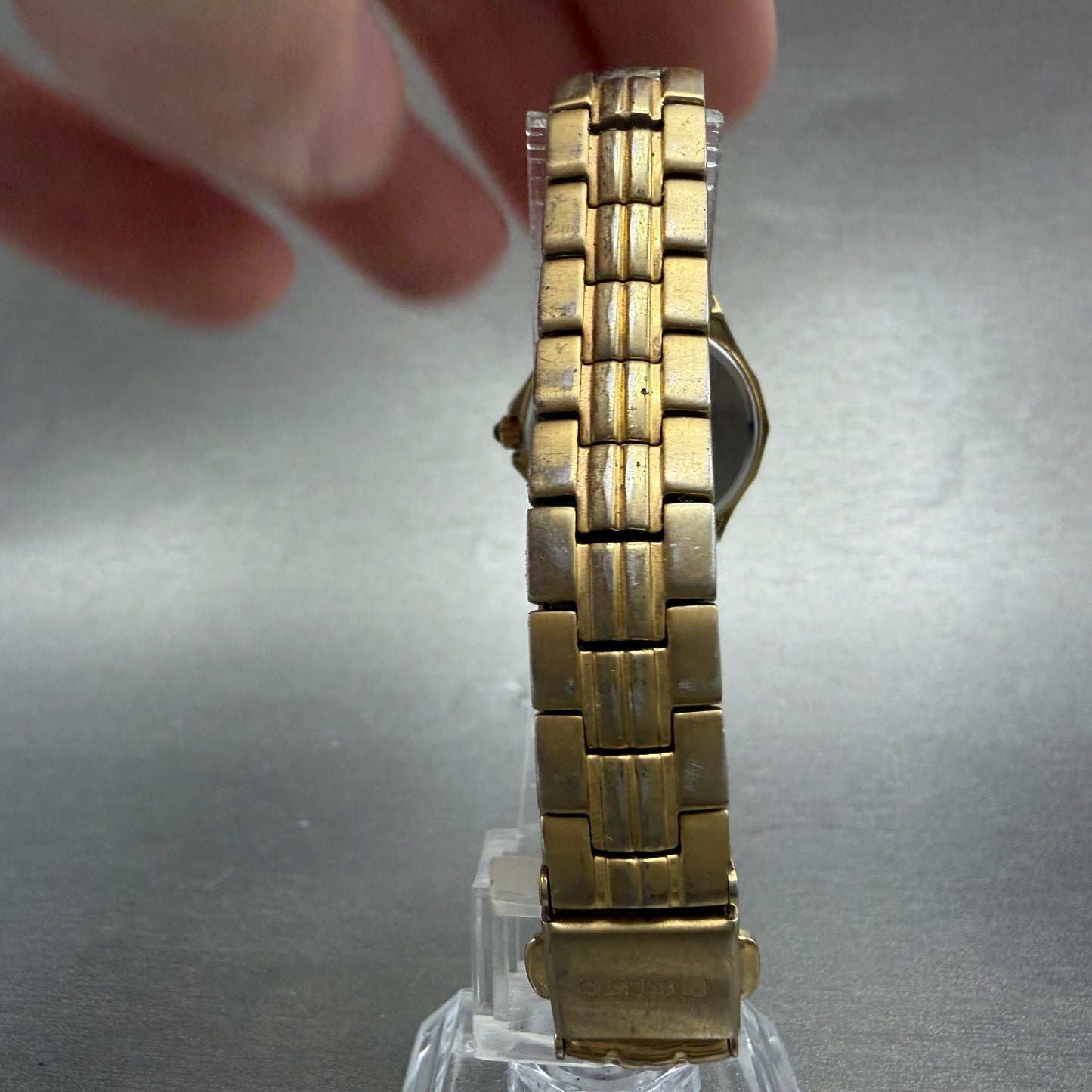 Seiko Coutura Watch Women 23mm Gray Dial Gold Tone 1N01-0lE0 New Battery ABC7