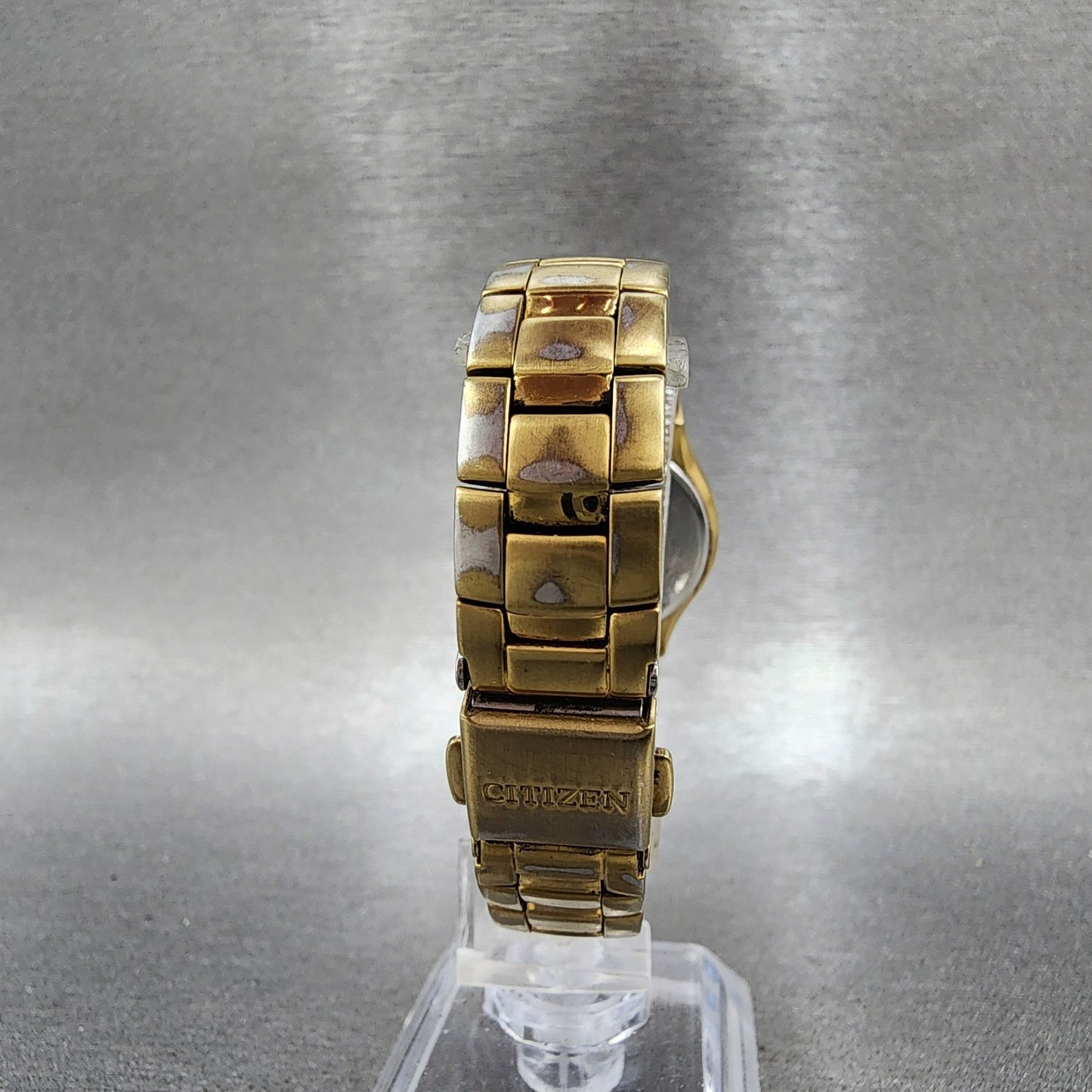 Citizen ecoDrive WR 100 Watch Women 26mm Silver Dial Gold Tone Daydate Runs7