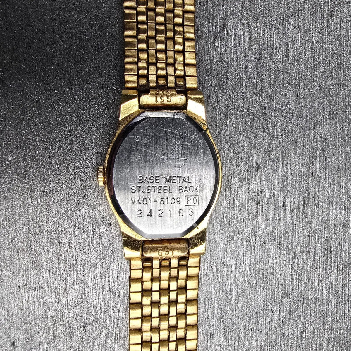 Seiko Watch Women 17mm Champagne Dial Gold Tone Oval V401-5109 New Battery JP110