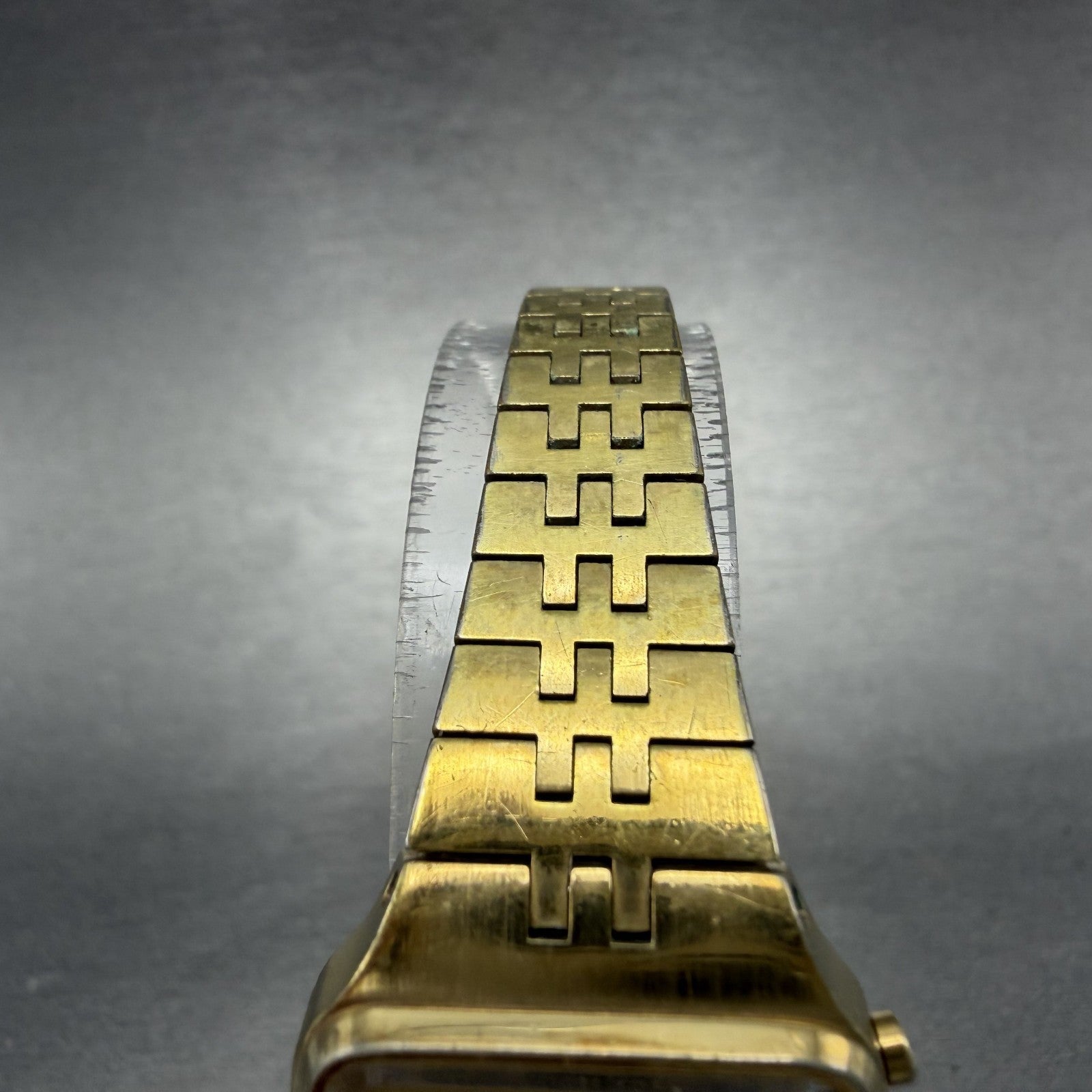 Seiko Digital Watch Women 23mm Gold Tone Month Date L012-4009 New Battery4