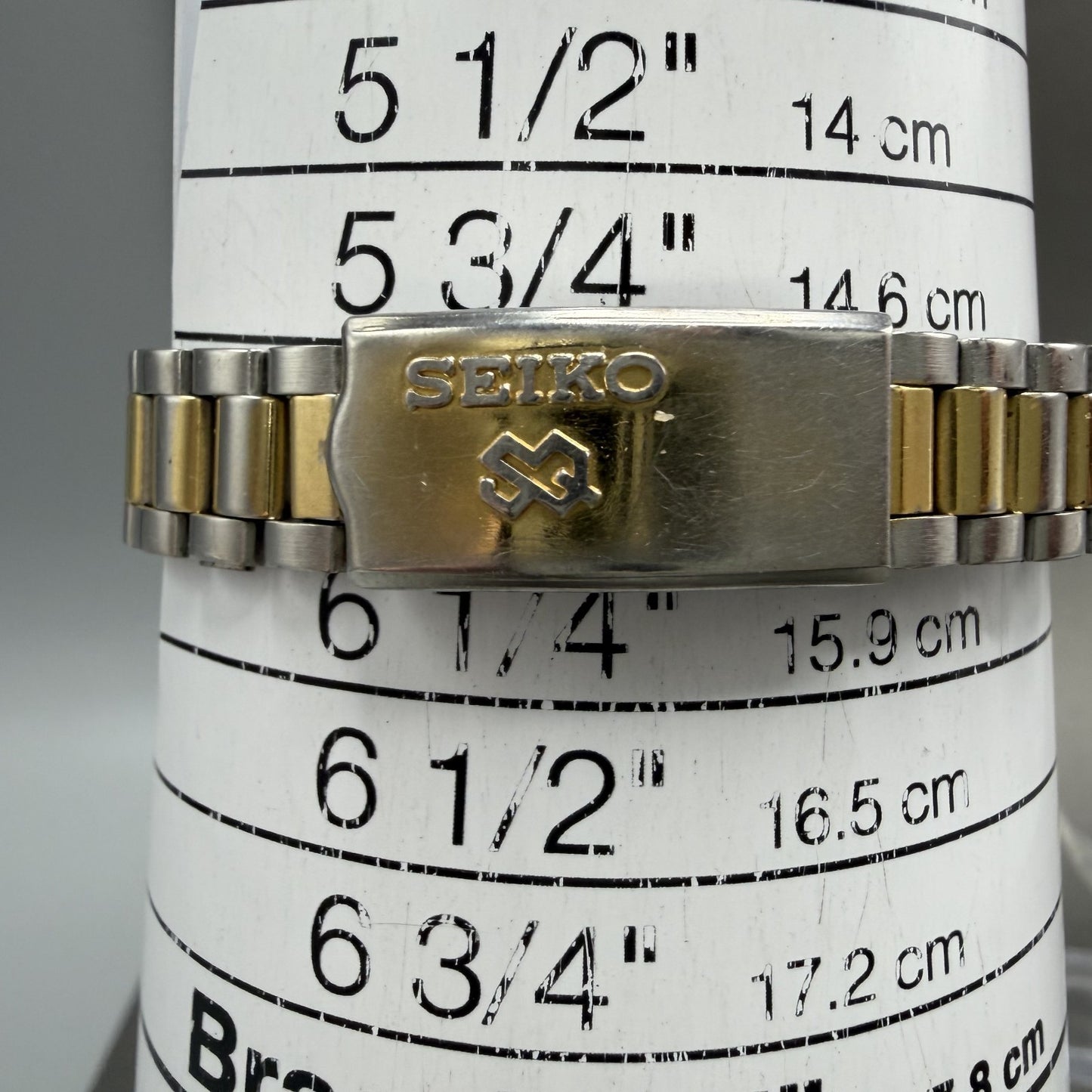 Seiko SQ Watch Women 25mm Silver Dial Two Tone Daydate Round 2A23-0039 NewBat IL10