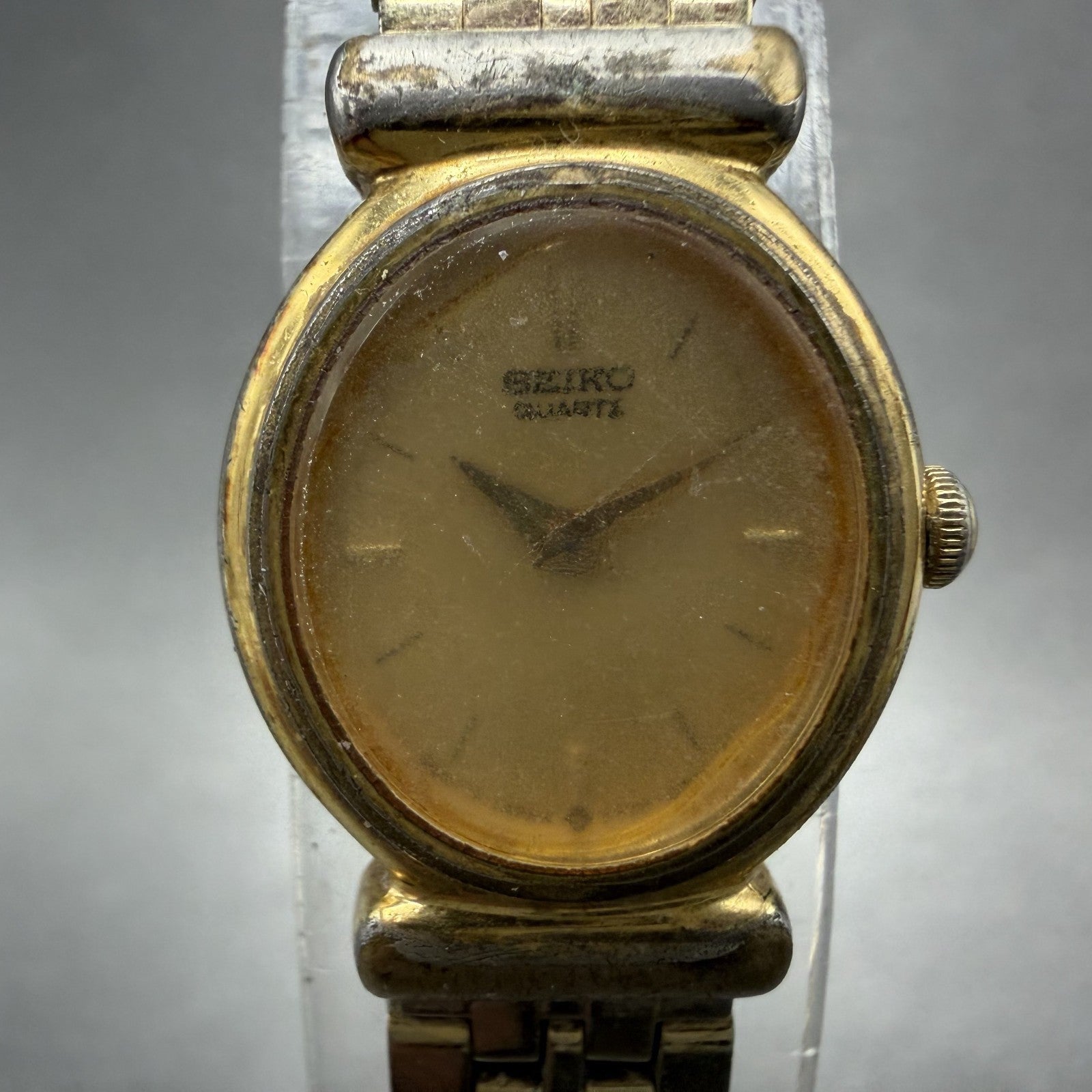 Seiko Watch Women 16mm Champagne Dial Gold Tone Oval 2Y005B59 New Battery1