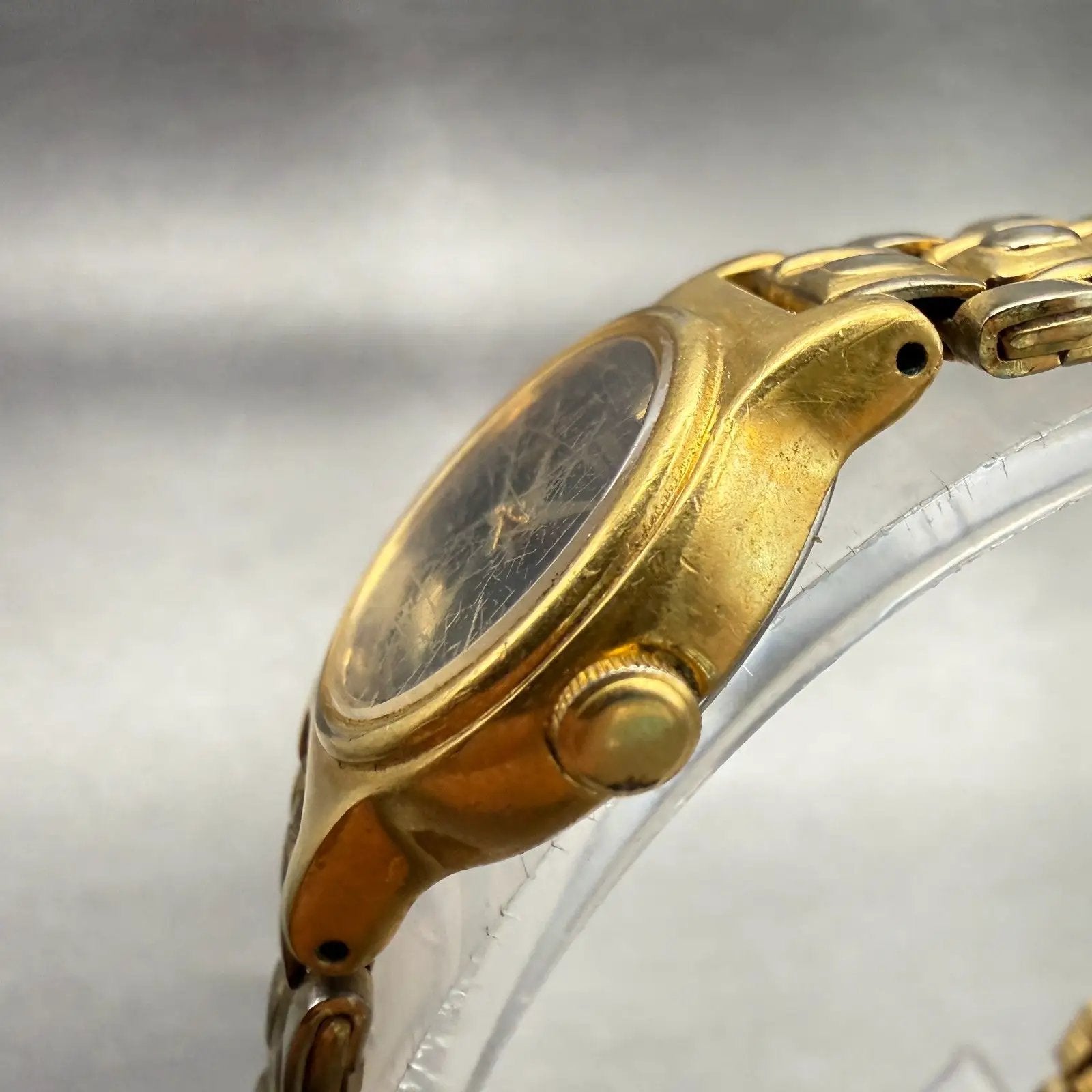Seiko Watch Women 19mm Black Dial Gold Tone Round V401-0518 New Battery Vintage2