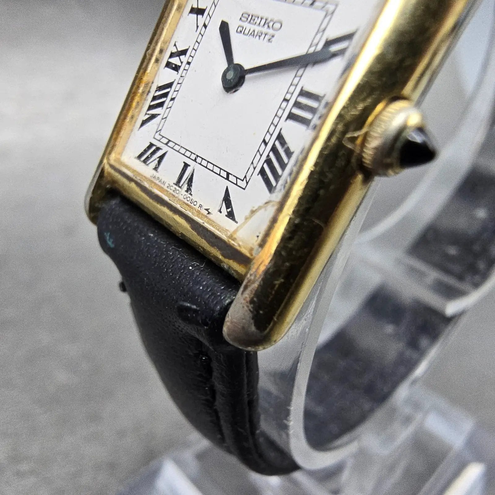 Seiko Tank Watch Women 18mm White Dial Gold Tone Rectangle 2C20-5019 New Battery3