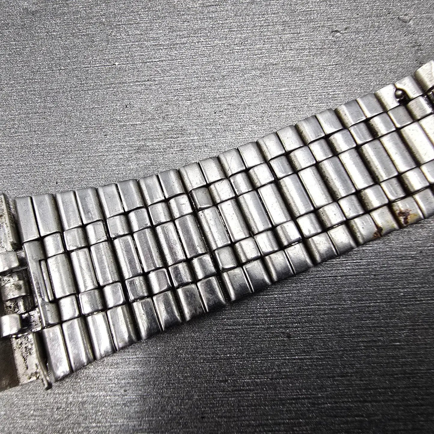 Seiko SQ Bracelet 20mm Stainless Steel Silver Tone Tri Folding Clasp VTG 6105011