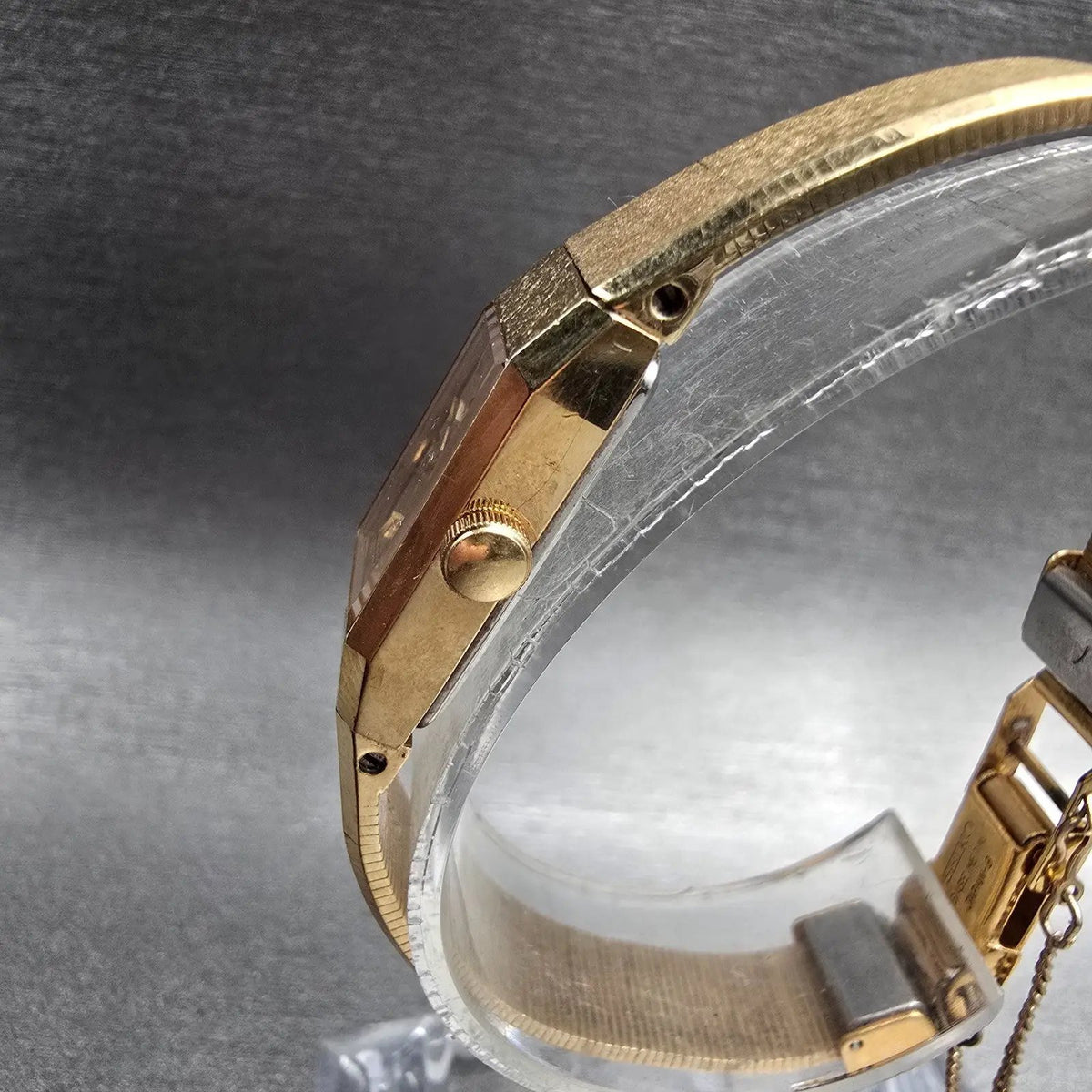 Seiko Tank Watch Women 12mm Gold Dial Gold Tone Rectangle 1320-5049 New Batt JP2