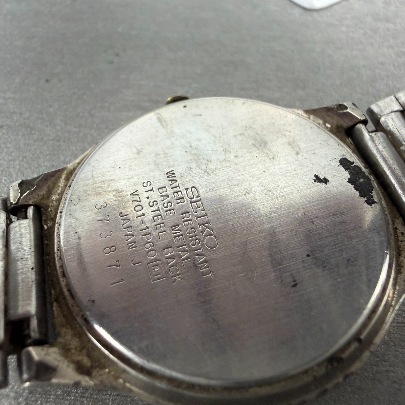 Seiko Watch Unisex 32mm Silver Dial Silver Tone Round V701-1P60 New Battery9
