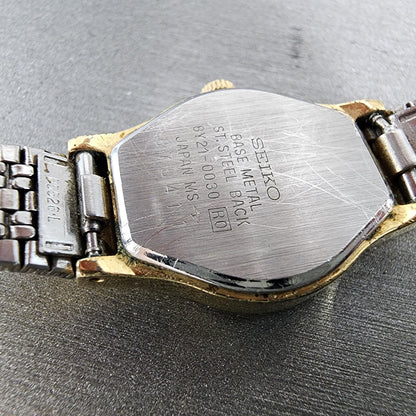 Seiko Galaxy Watch Women 20mm Black Dial Gold Tone 8y210030 New Battery9
