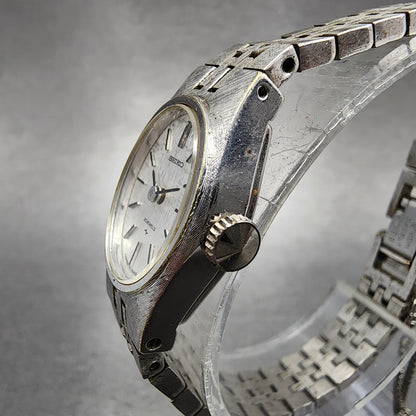 Seiko Watch Women 17mm Silver Dial Silver Tone Manual Oval 17-7230 Runs