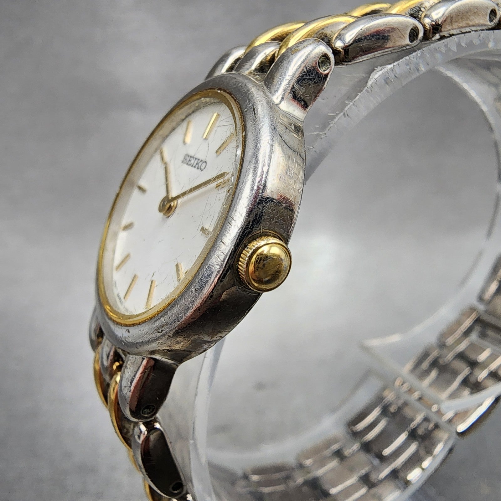 Seiko Watch Women 24mm Silver Dial Two Tone Round V7006379 New Battery2