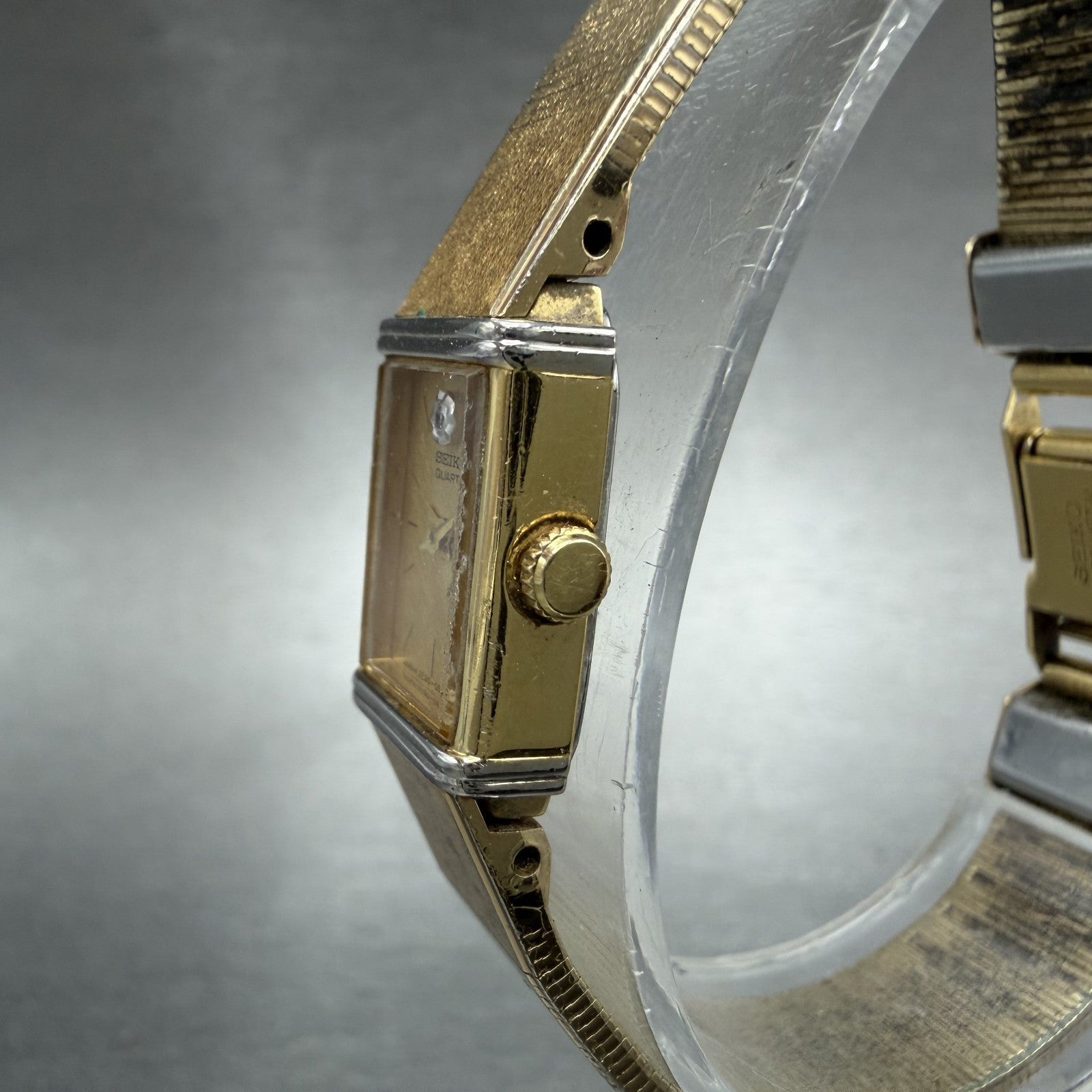 Seiko Tank Watch Women 12mm Gold Dial Gold Tone Rectangle 2E20-5409 New Batt UUK2