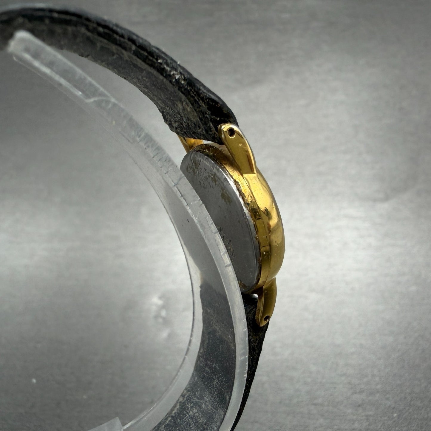 Seiko Watch Women 20mm Black Dial Gold Tone Round Vintage 1N00-0F69 New BatteryJ3
