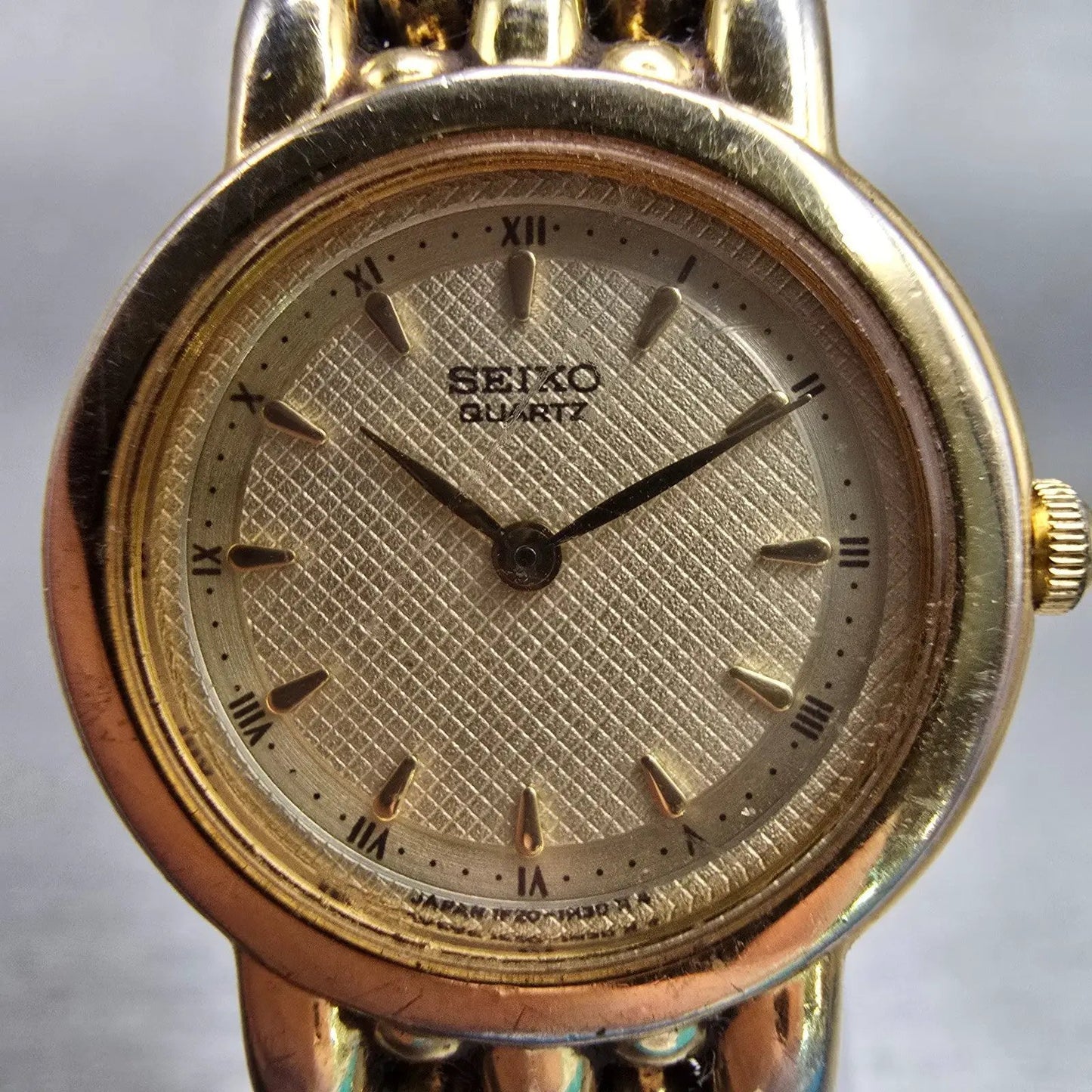 Seiko Watch Women 21mm Gold Dial Gold Tone Round 1F20-0F50 New Battery Vintage1