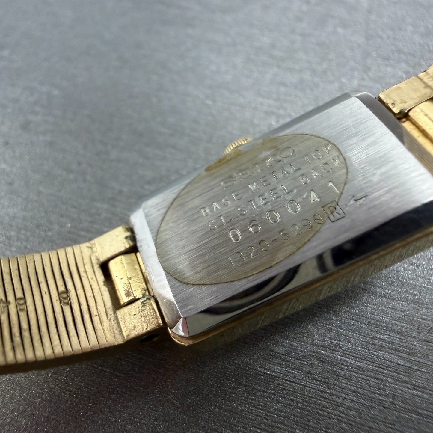 Seiko Tank Watch Women 13mm Brown Dial Gold Tone Rectangle 1320-5299 New Battery9