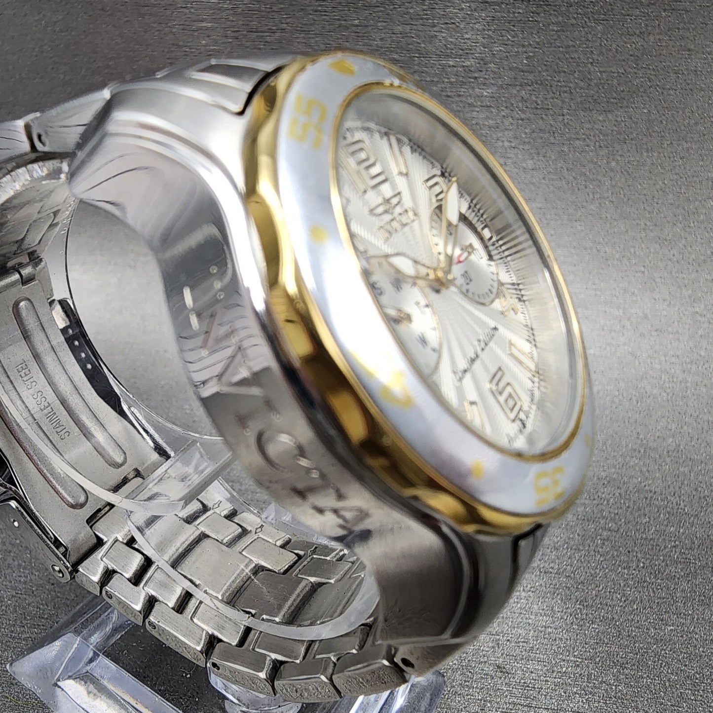Invicta Pro Diver Watch Women 38mm White Dial Two Tone Daydate Round New Battery3