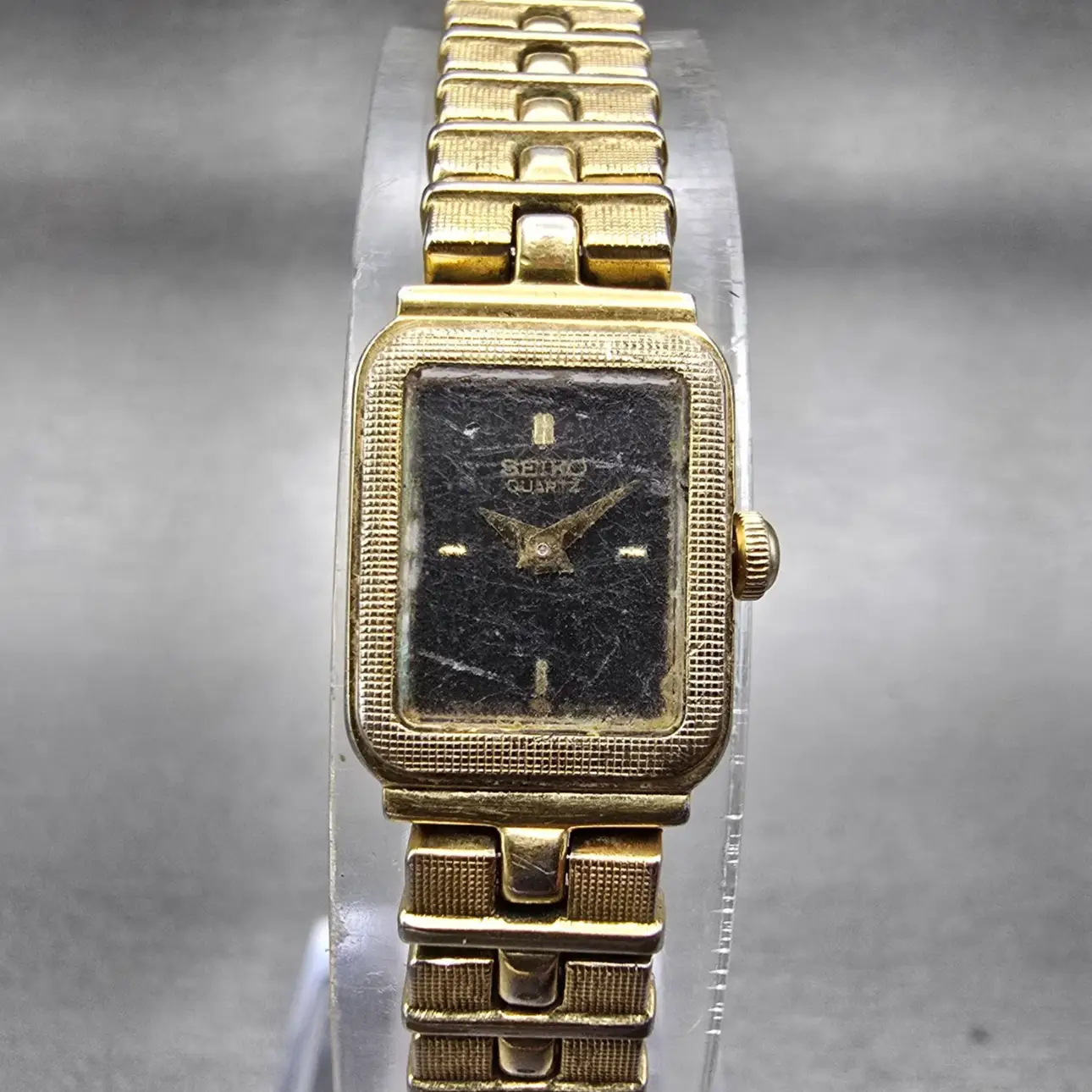 Seiko Tank Watch Women 13mm Black Dial Gold Tone Rectangle 1E20-5689 New Battery0