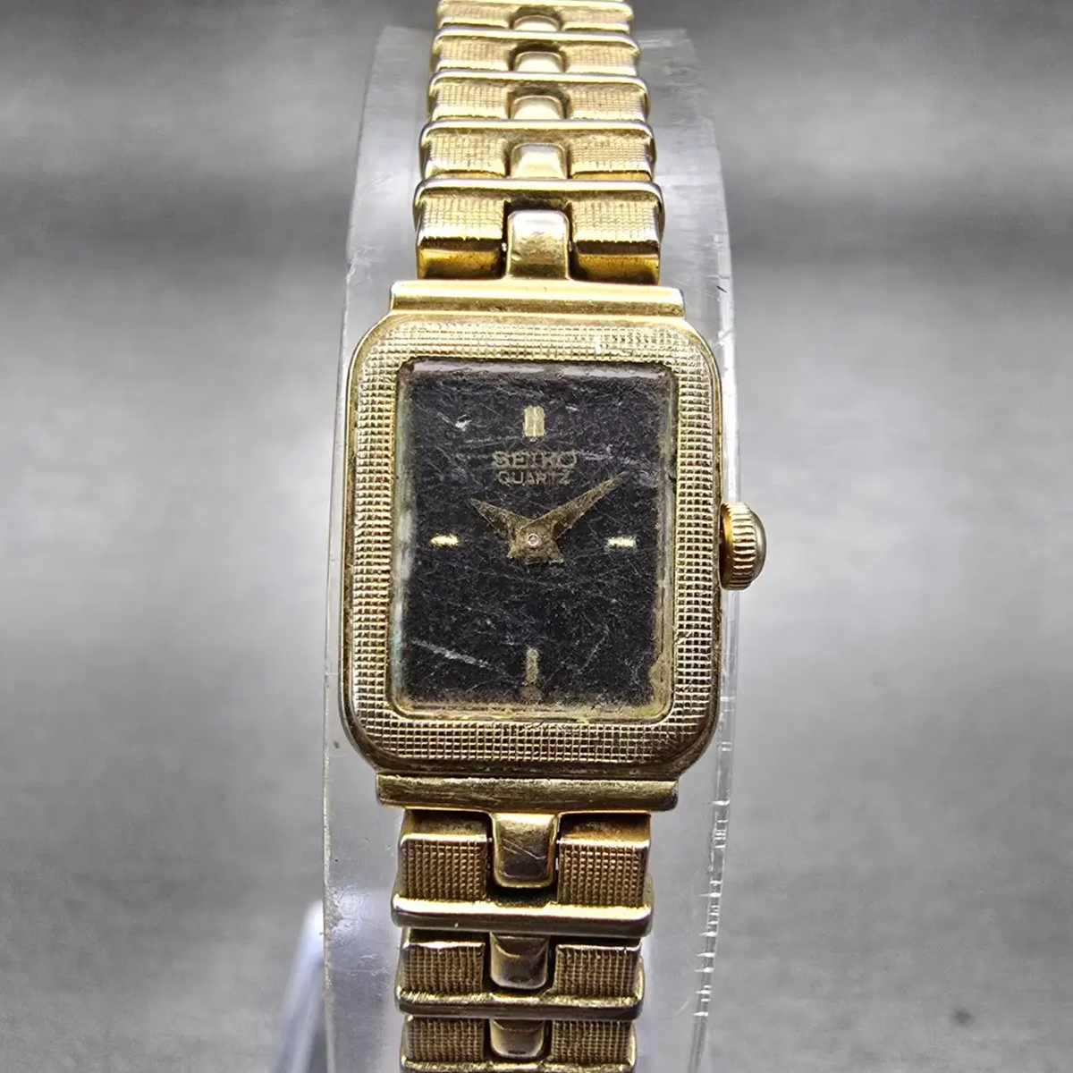 Seiko Tank Watch Women 13mm Black Dial Gold Tone Rectangle 1E20-5689 New Battery0