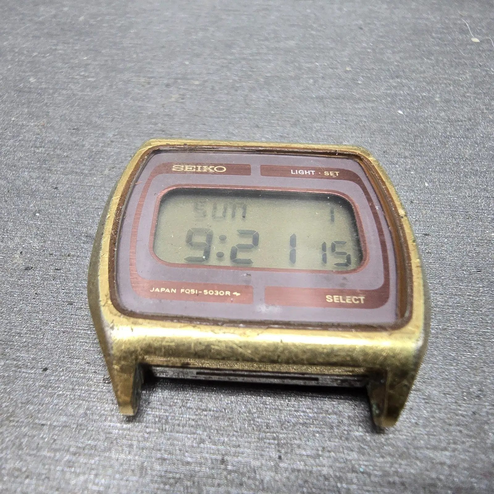 Seiko Digital Watch Men 33mm Brown Dial Gold Tone Daydate F051-5030 PARTS7