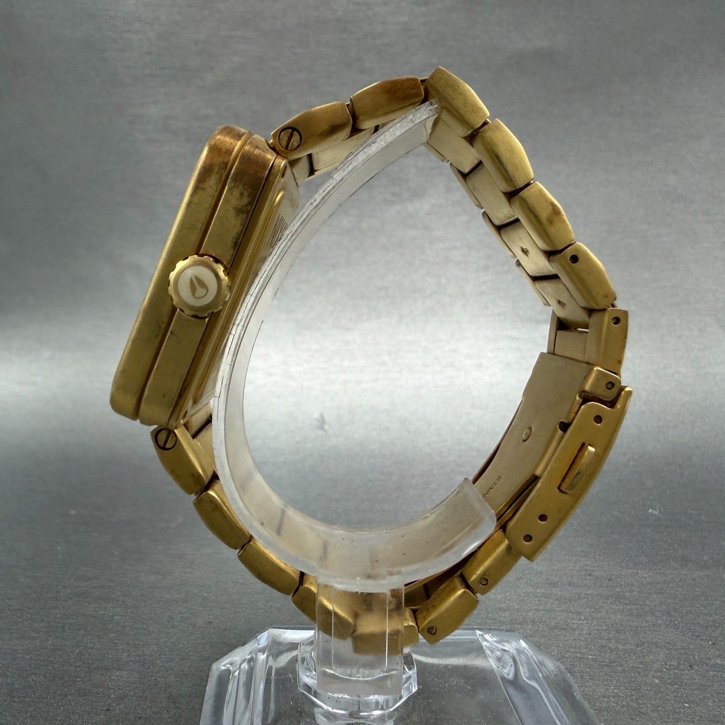 Nixon The Riot Watch Men 36mm Gold Dial Gold Tone Square New Battery6