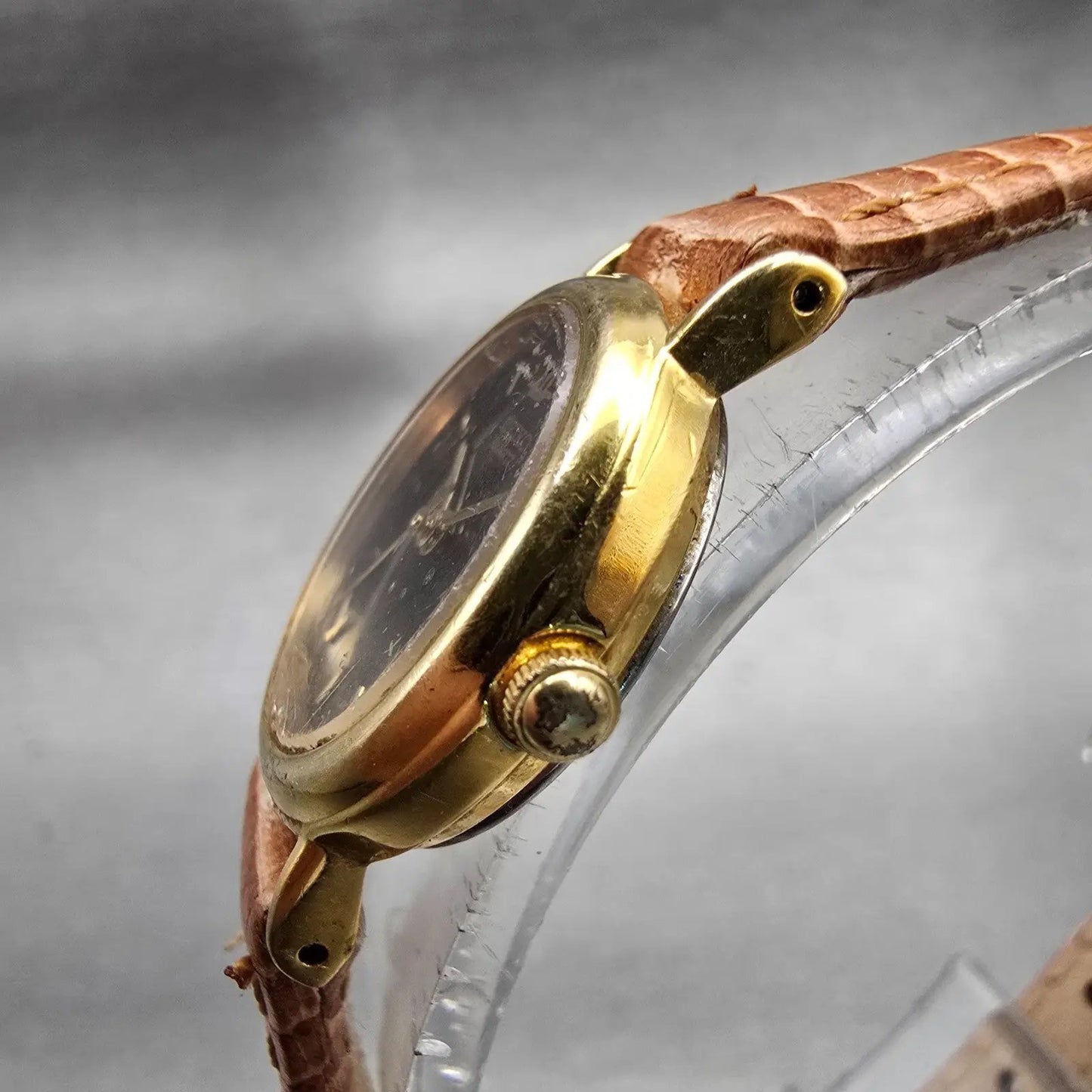 Seiko Watch Women 21mm Black Dial Gold Tone Round 1N01-0E20 New Battery Vintage2
