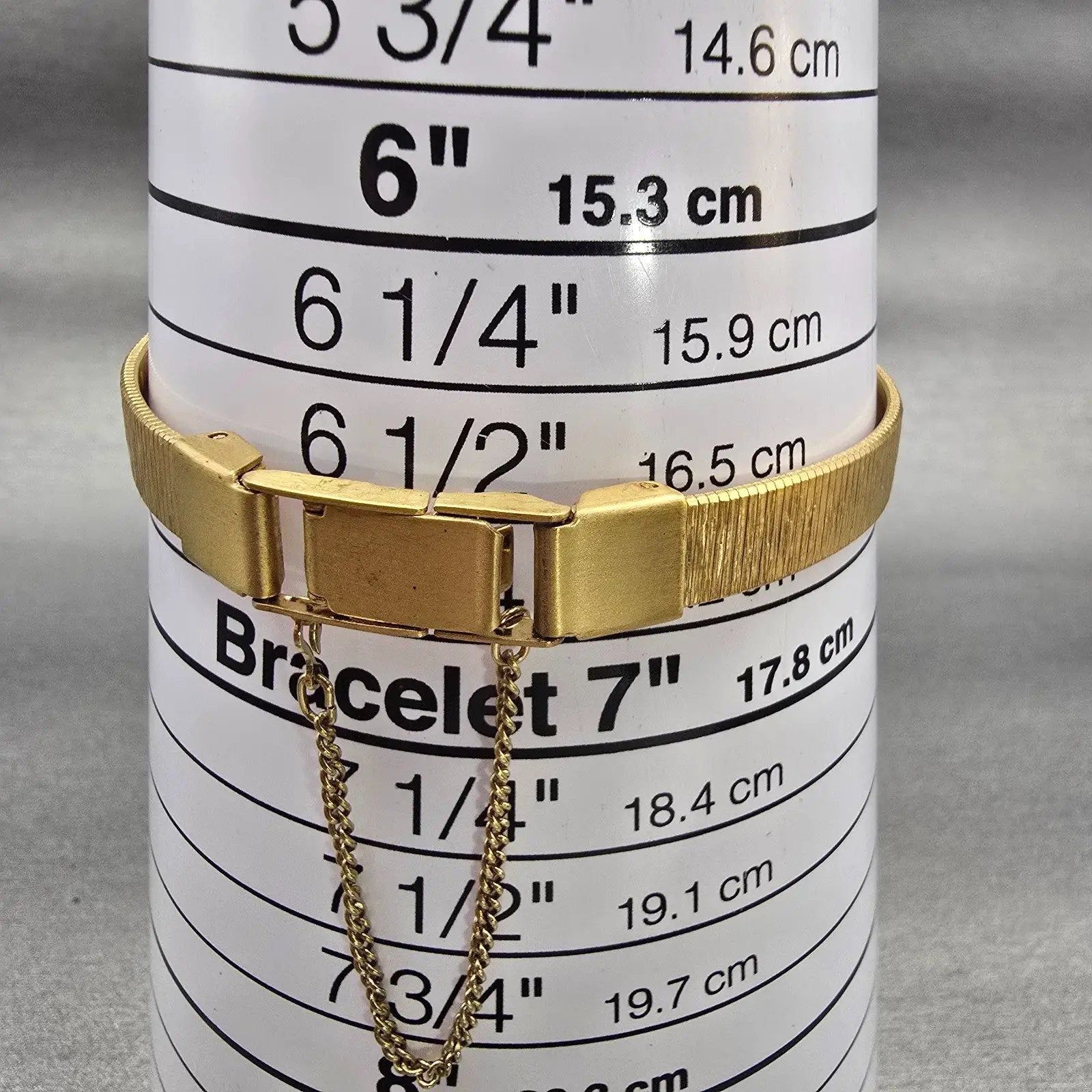 Citizen CQ Watch Women 16mm Champagne Dial Gold Tone Oval 5920-S50150 New Batt9