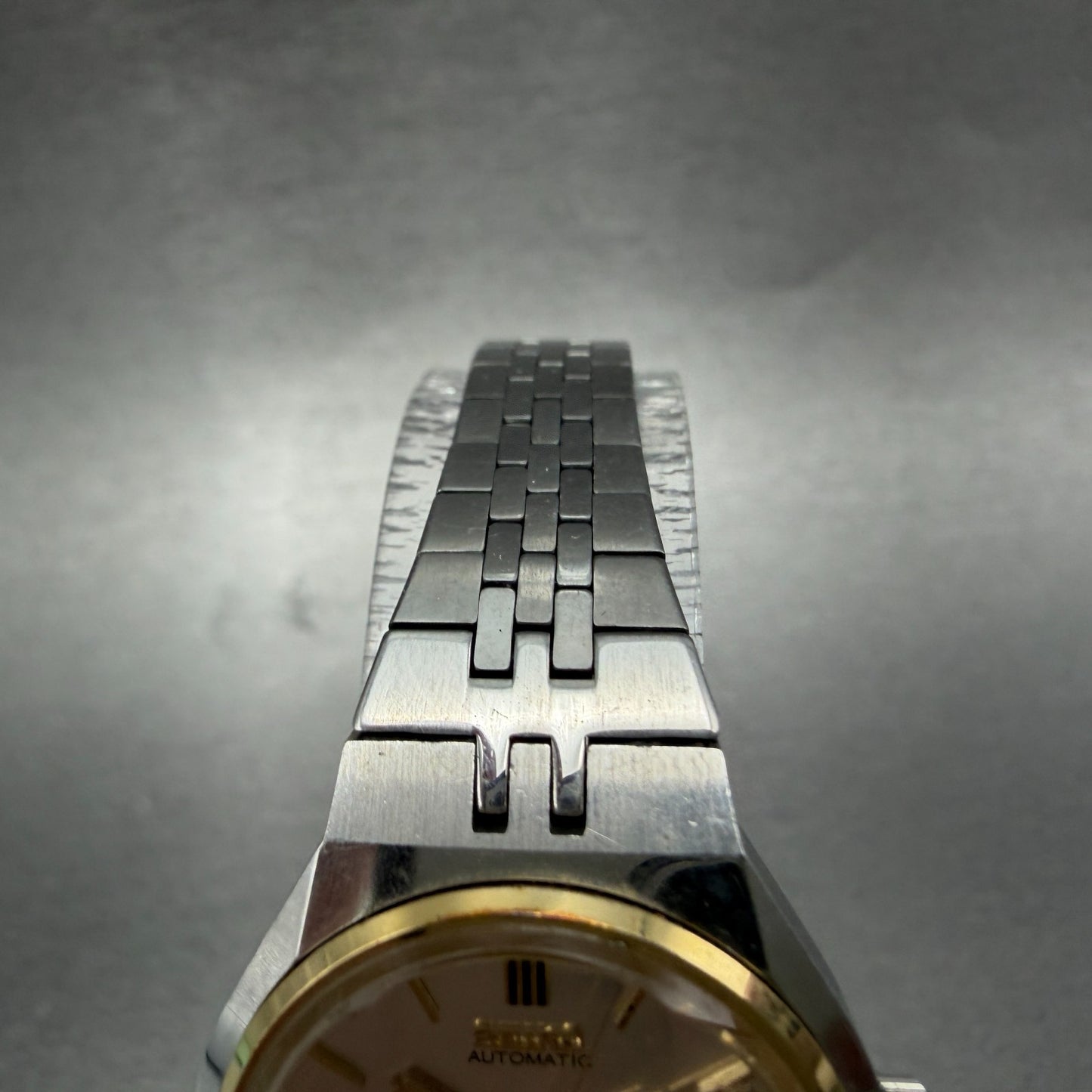 Seiko Automatic Watch Women 26mm Silver Dial Two Tone Daydate 2406-0030 Runs4